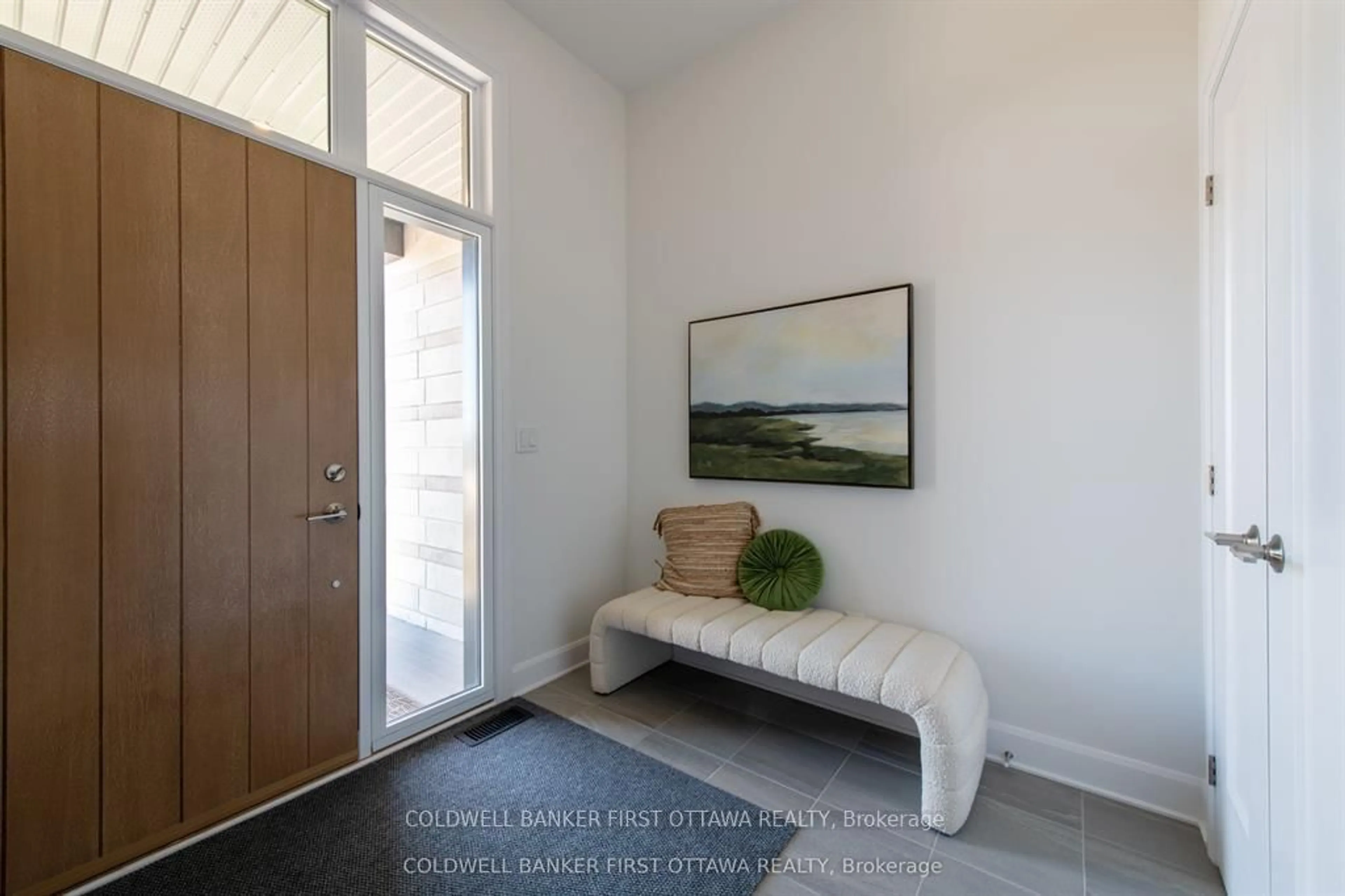 Indoor entryway for 61 TROTMAN St, Carleton Place Ontario K7C 0J8