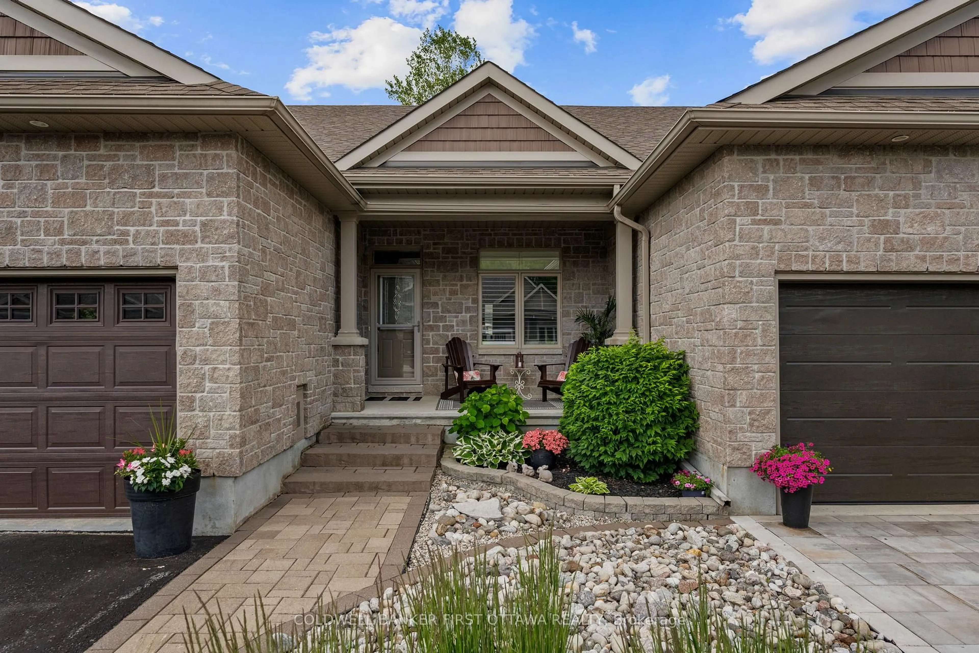 Home with brick exterior material, street for 239 Royal Landing Gate, North Grenville Ontario K0G 1J0