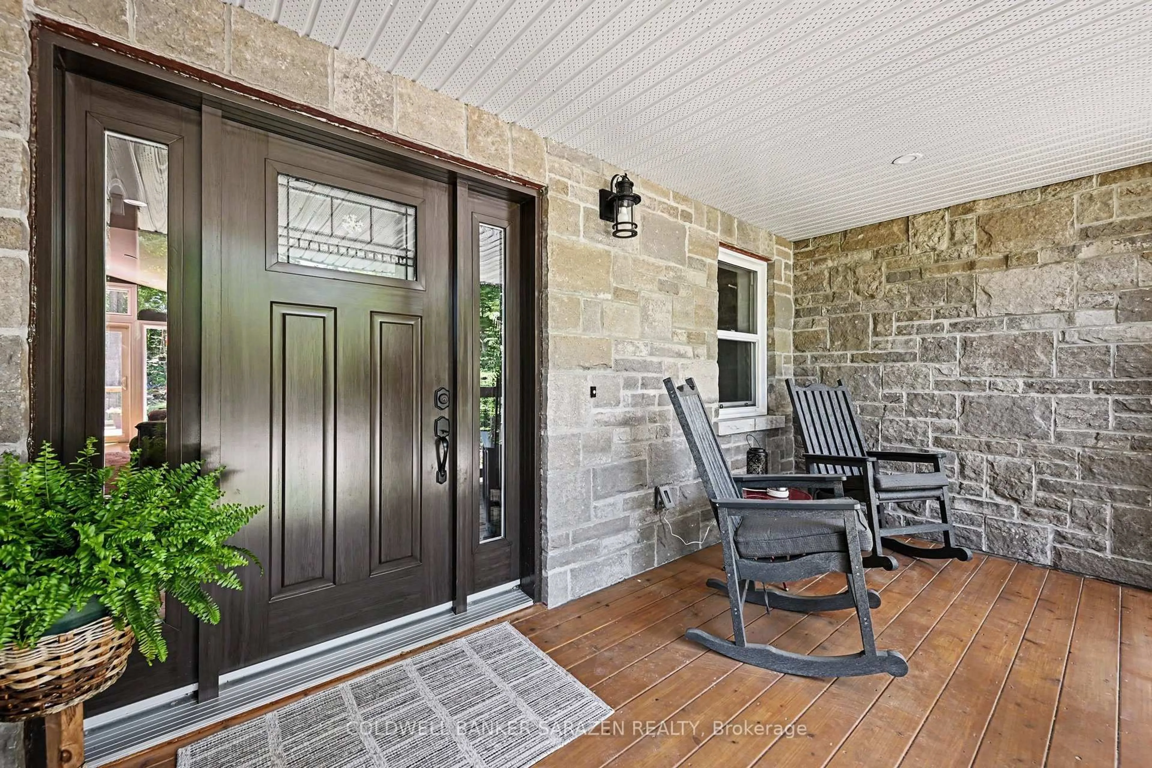Indoor entryway for 78 Deerfield Dr, White Lake Ontario K0A 3L0