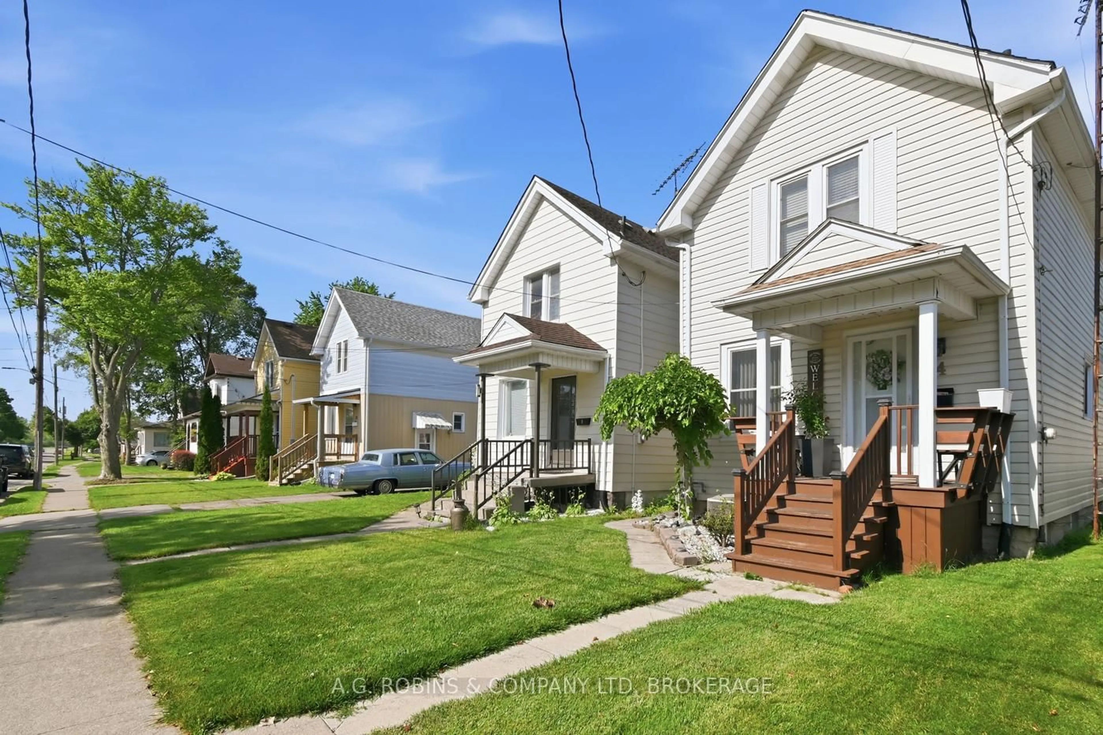 Unknown for 4 Clifford Ave, Welland Ontario L3C 2G1