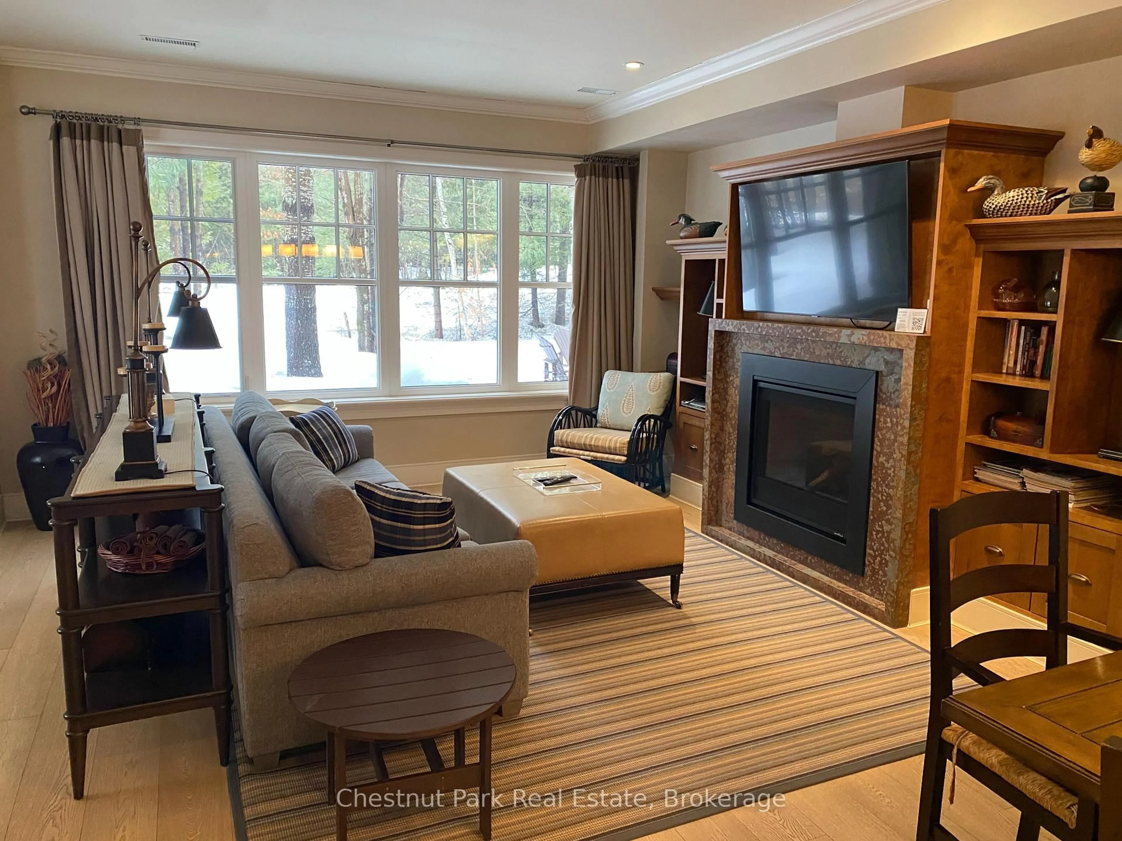 Living room with furniture, unknown for 101 Emerald Hill Crt, Seguin Ontario P2A 2W8