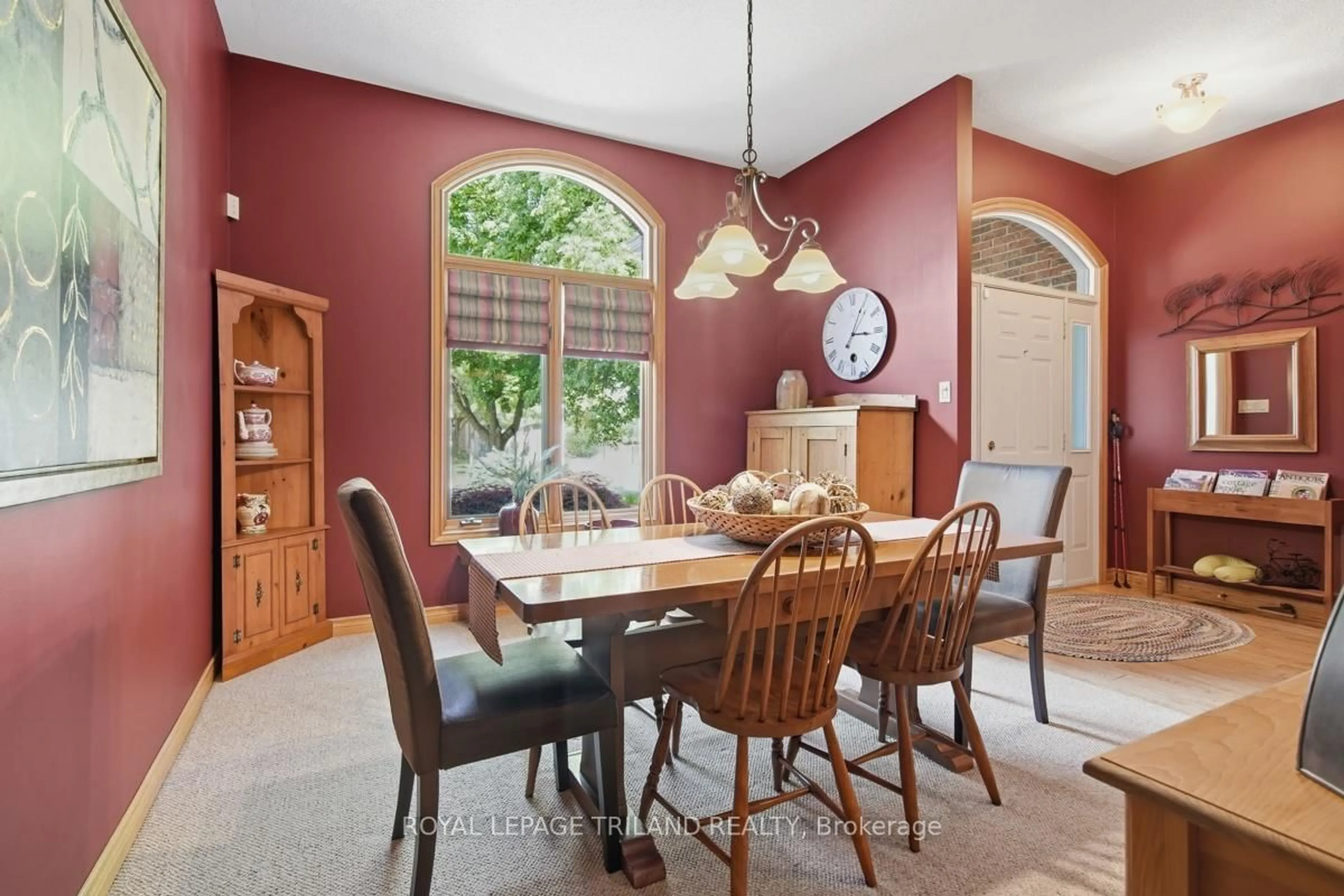 Dining room, ceramic/tile floor for 140 Hartson Rd, London North Ontario N6H 4Z6