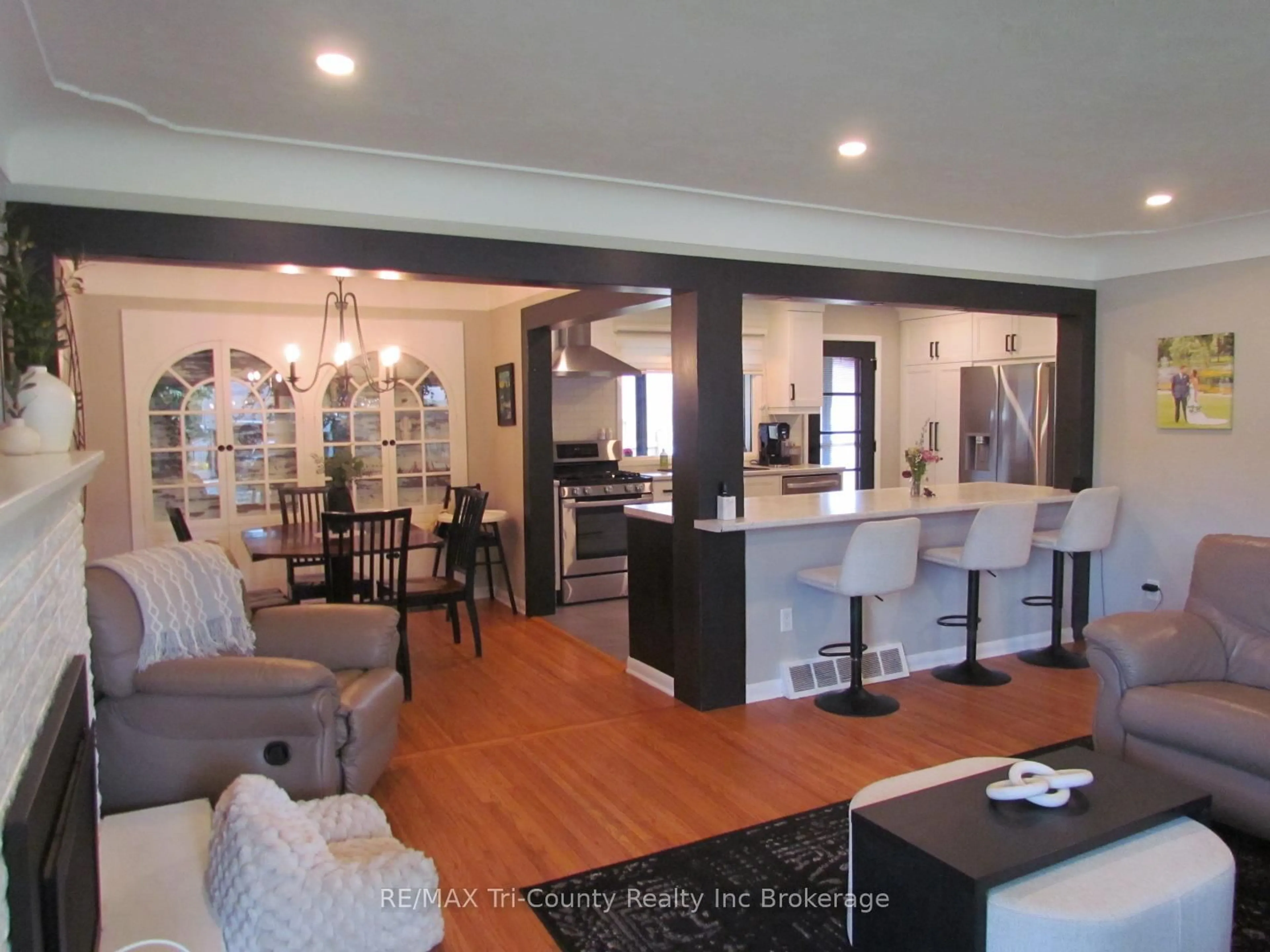 Open concept kitchen, unknown for 30 Fairfield Cres, Tillsonburg Ontario N4G 2B4