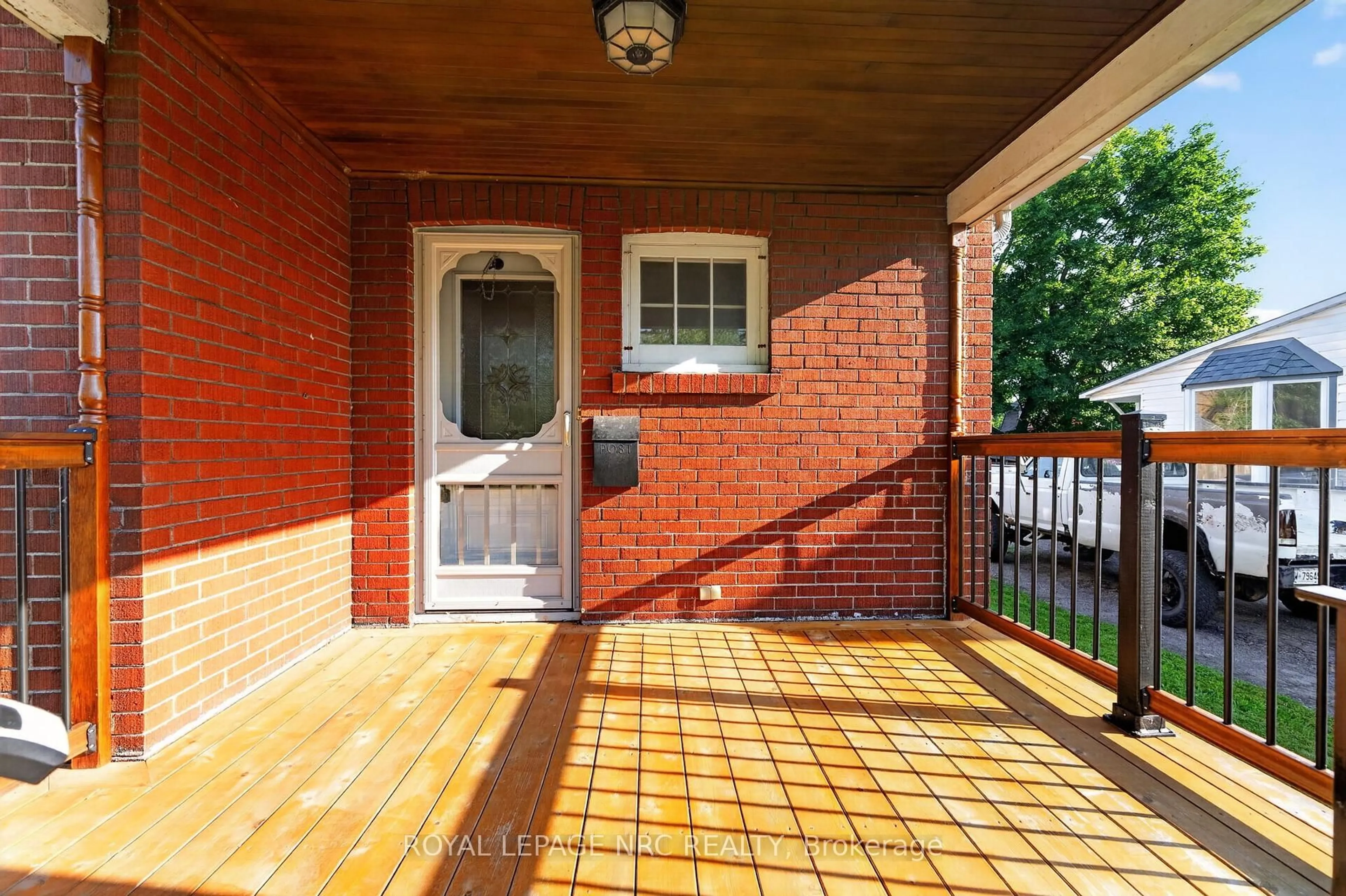 Unknown for 239 Phipps St, Fort Erie Ontario L2A 2V4