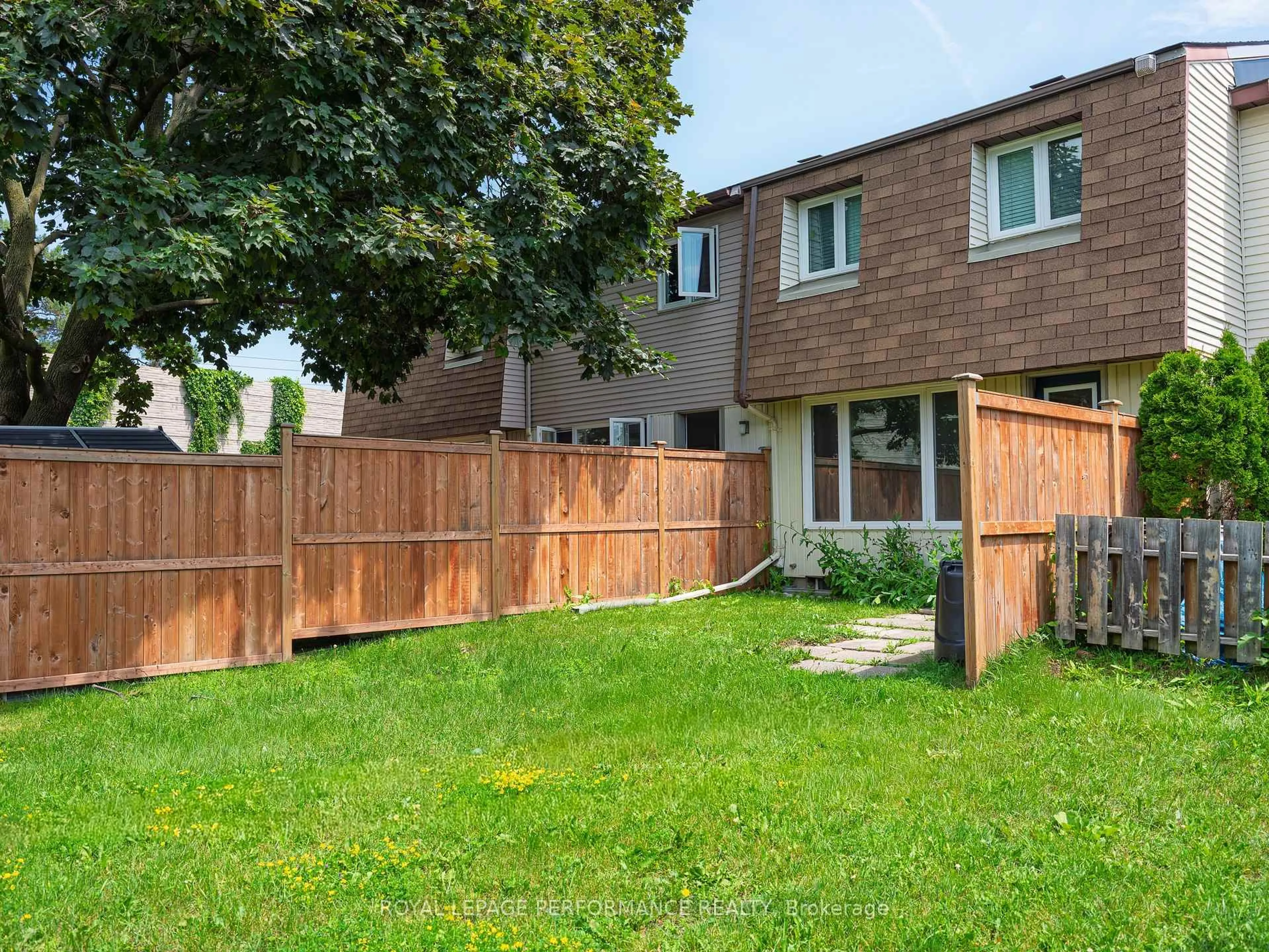 A pic from outside/outdoor area/front of a property/back of a property/a pic from drone, street for 1304 Alness Crt #16, Ottawa Ontario K1B 5H2