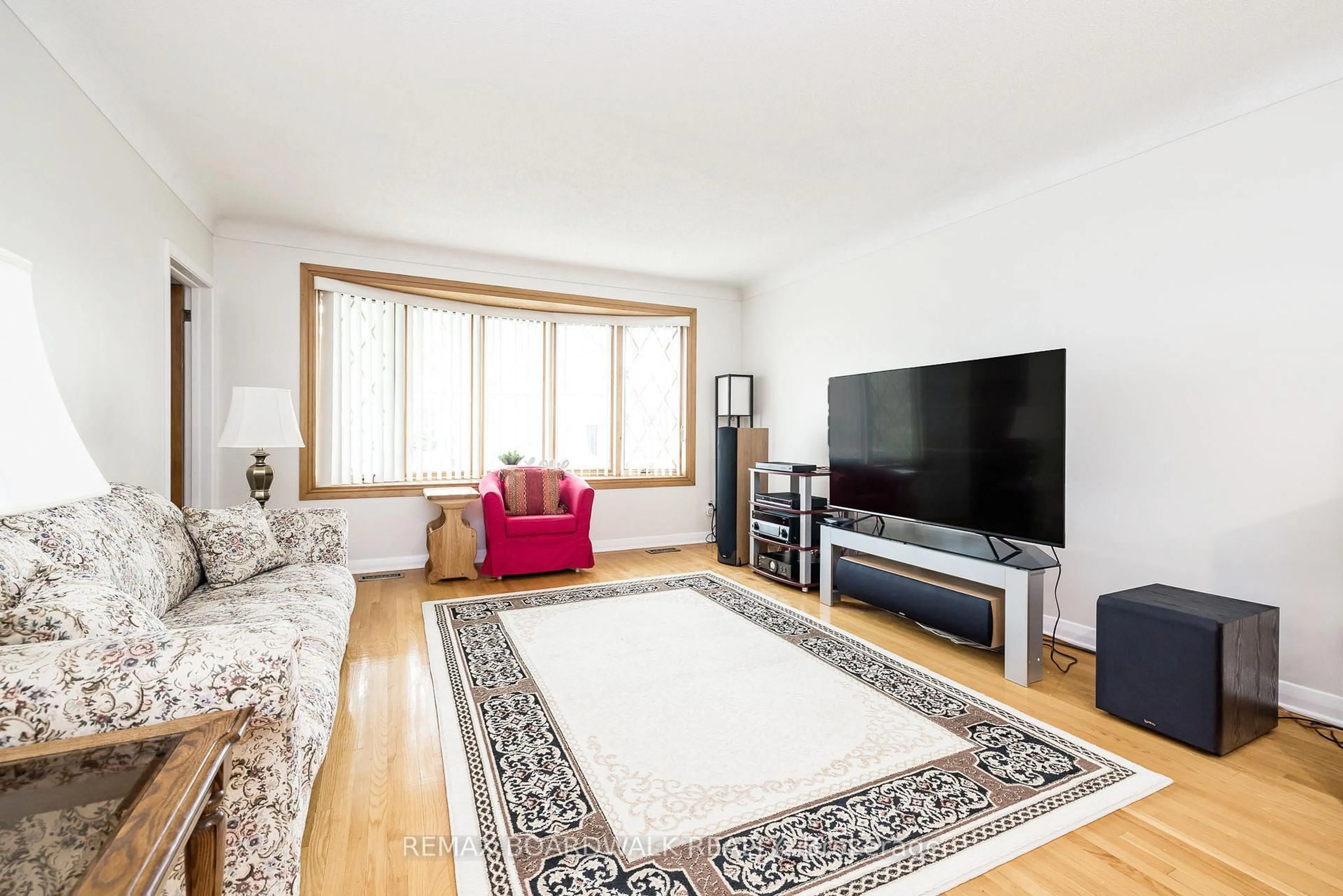 Living room with furniture, unknown for 477 Edgeworth Ave, Ottawa Ontario K2B 5L2