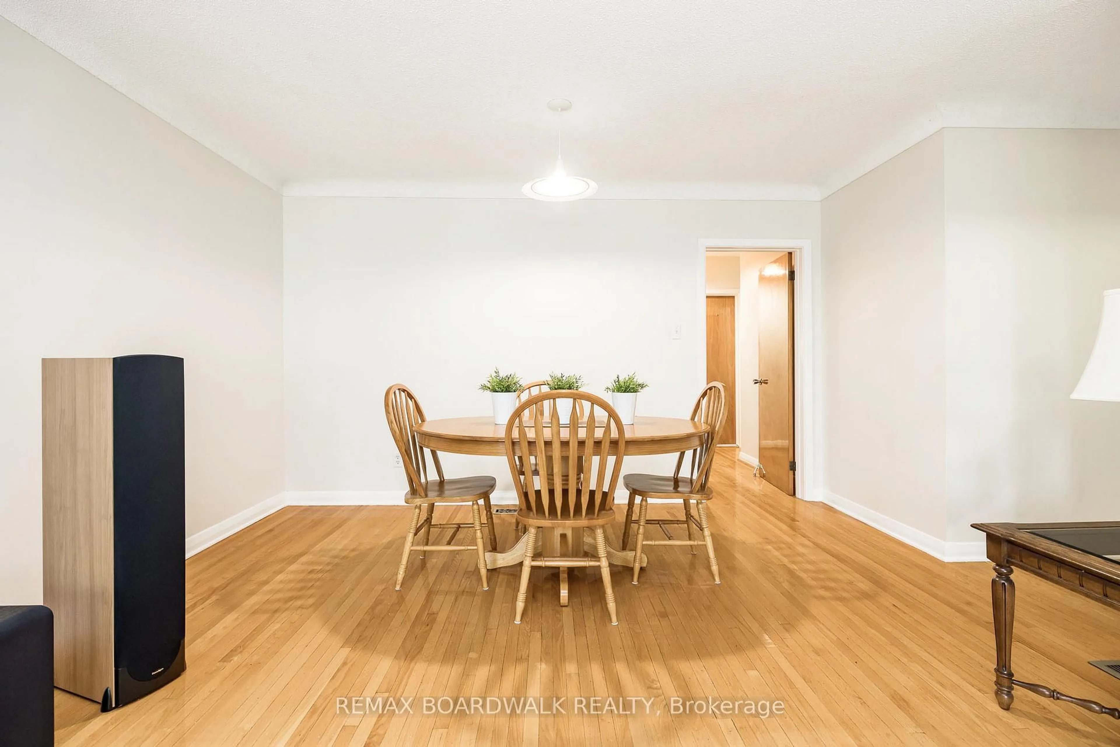 Dining room, wood/laminate floor for 477 Edgeworth Ave, Ottawa Ontario K2B 5L2