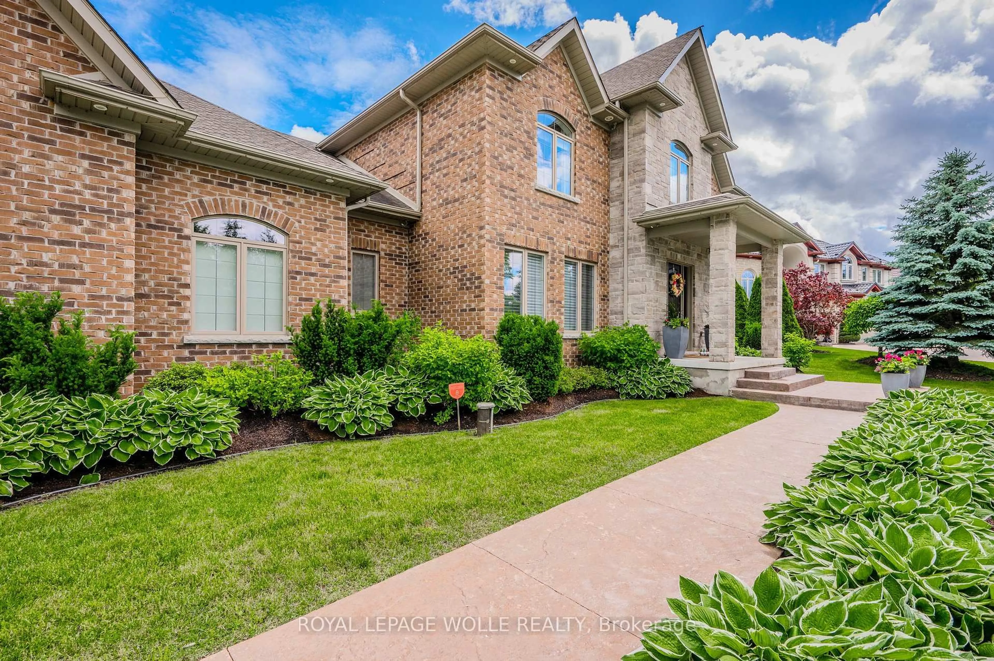 Home with brick exterior material, street for 23 Highgrove Crt, Cambridge Ontario N3H 4R8