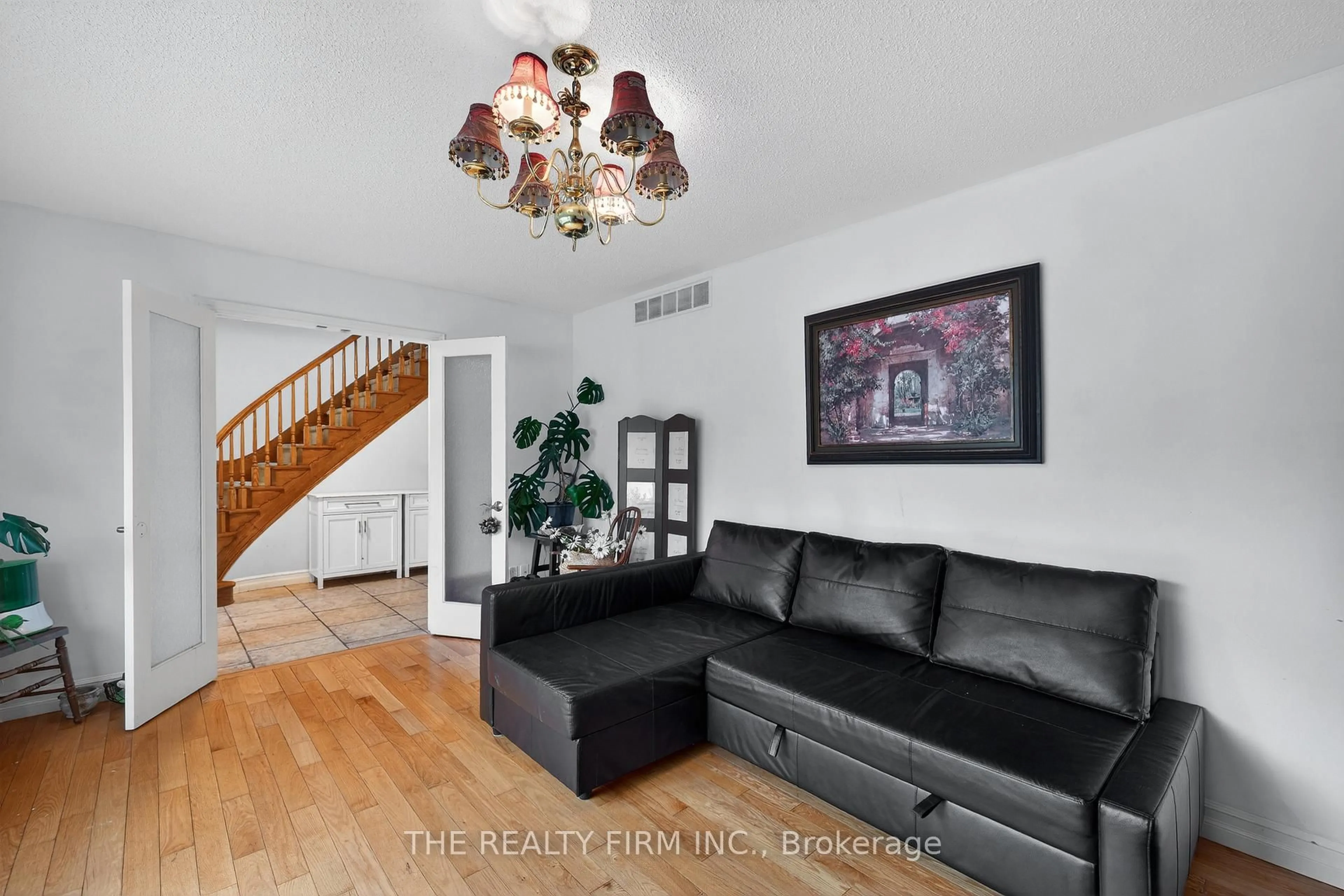 Living room with furniture, unknown for 495 Jeffreybrook Clse, London North Ontario N5X 2S5