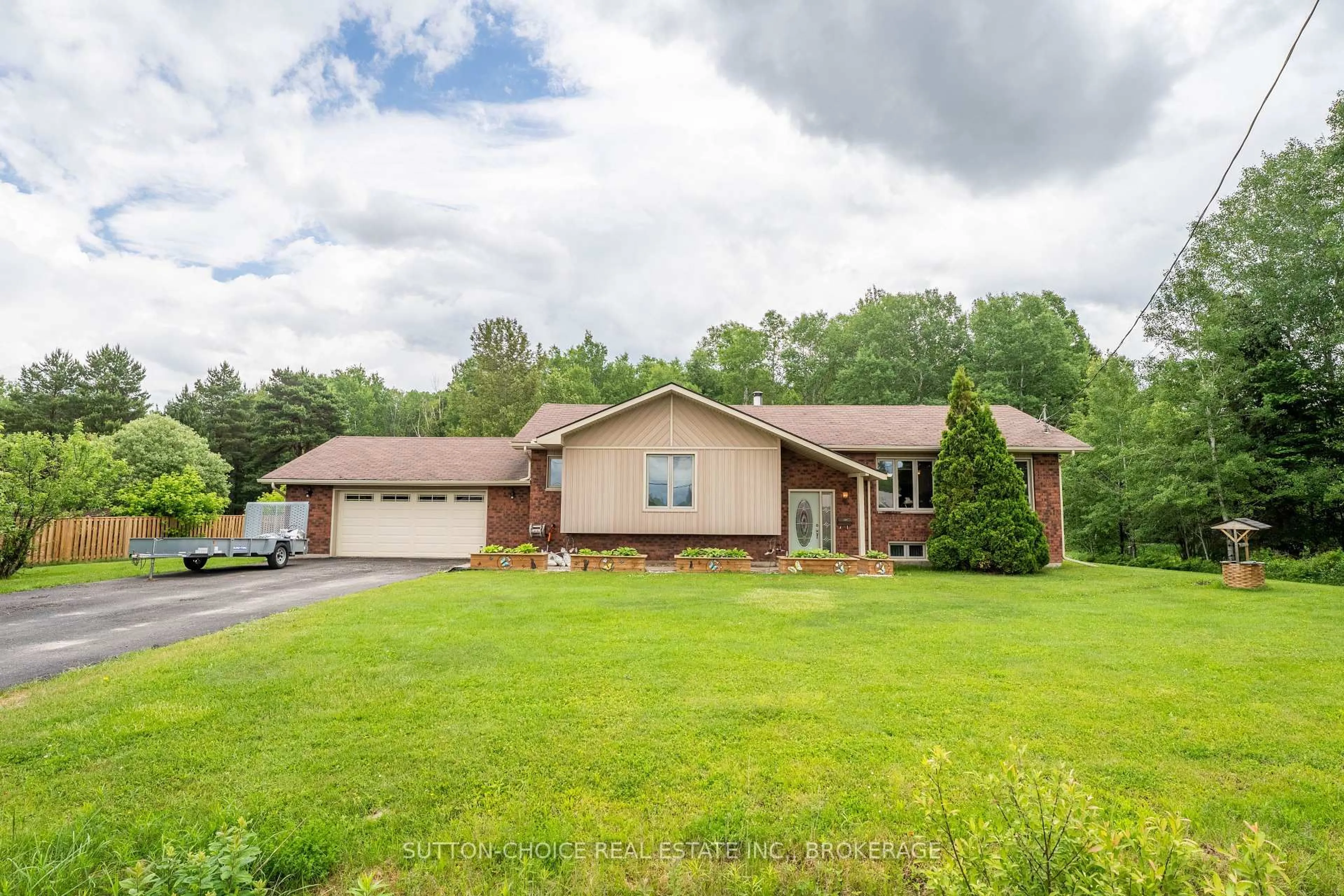 A pic from outside/outdoor area/front of a property/back of a property/a pic from drone, unknown for 246 Yonge St, Bonfield Ontario P0H 1E0