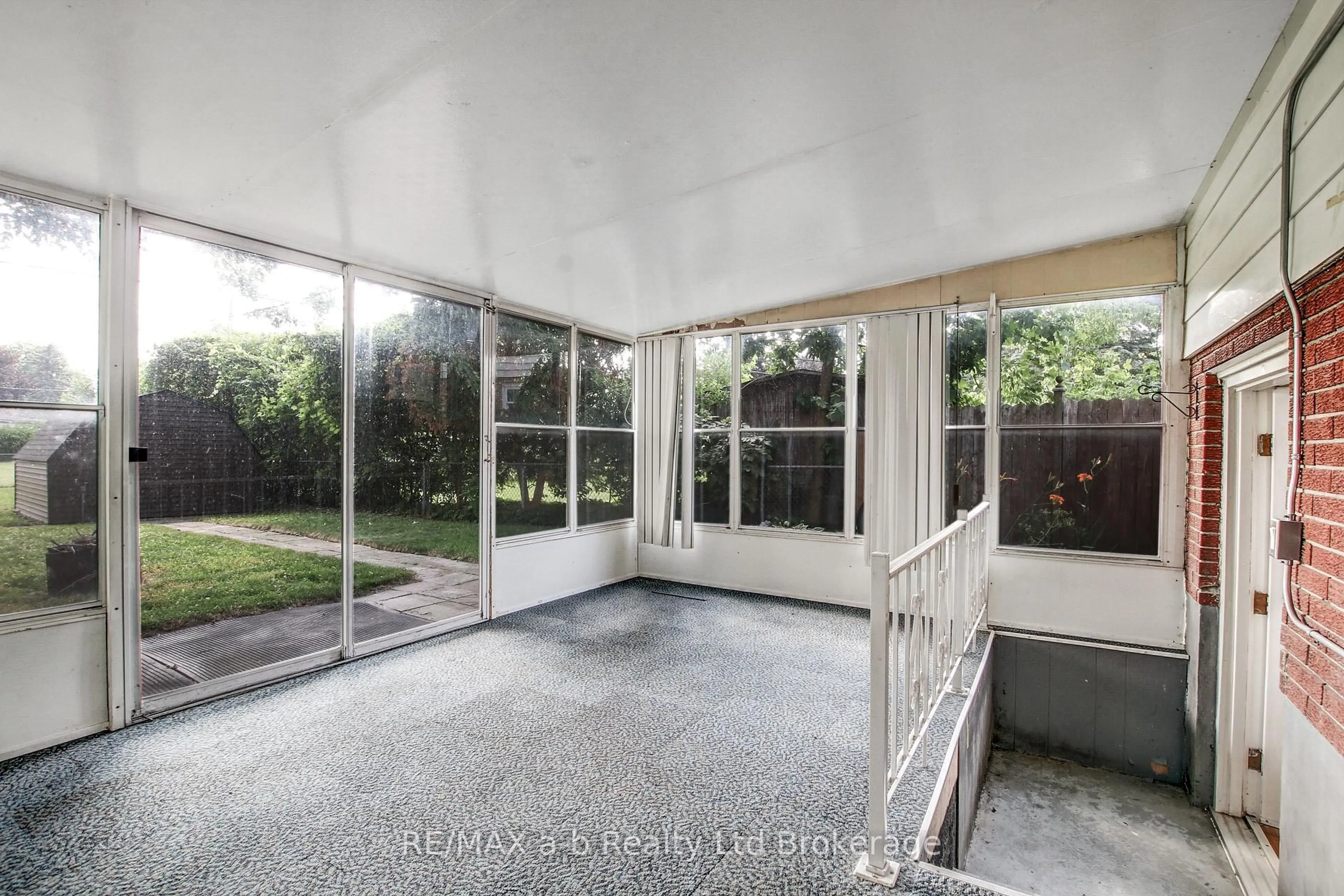 Patio, street for 1292 Sorrel Rd, London East Ontario N5V 2N7