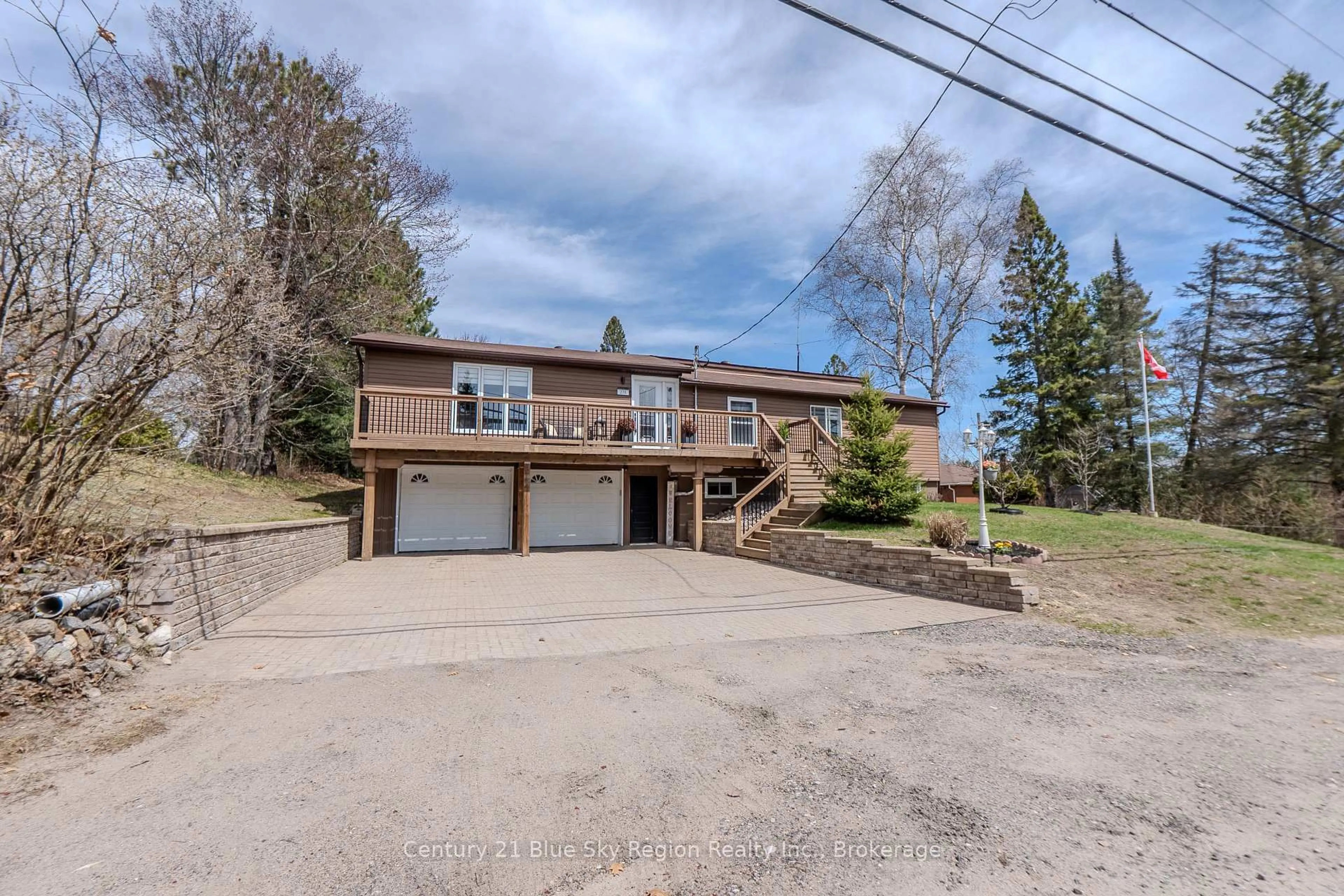 A pic from outside/outdoor area/front of a property/back of a property/a pic from drone, street for 278 Tower Dr, North Bay Ontario P1B 8G2