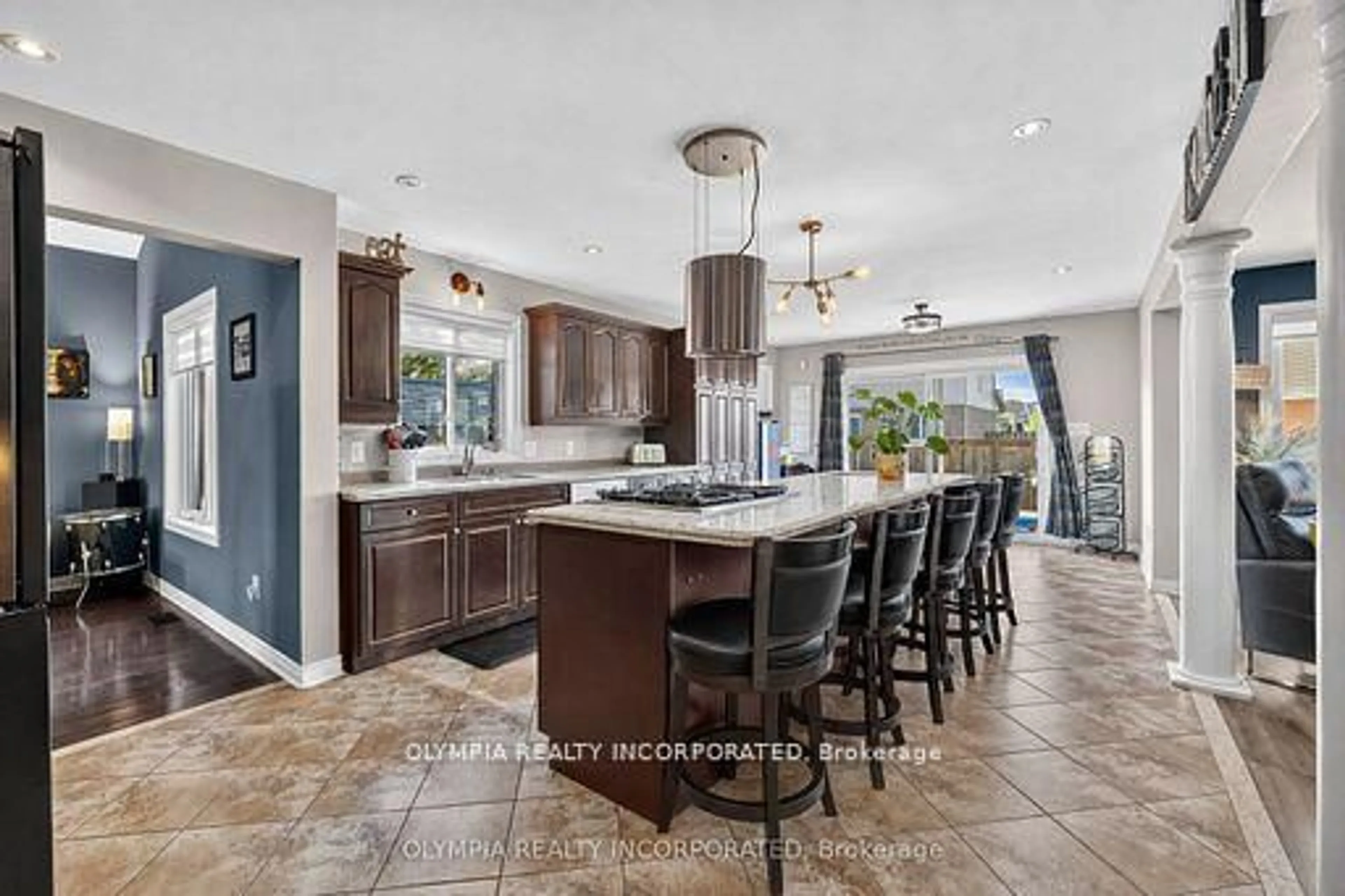 Open concept kitchen, ceramic/tile floor for 8665 Westport Dr, Niagara Falls Ontario L2H 0A3