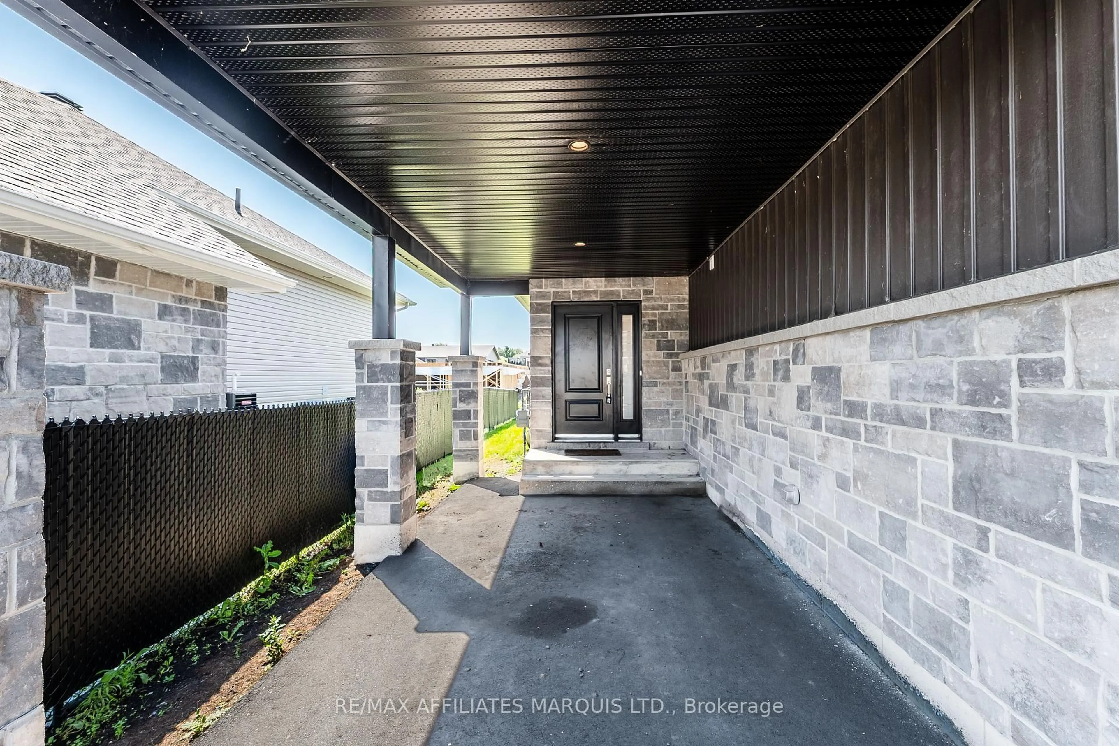 Unknown for 2459 Watson Cres, Cornwall Ontario K6H 0H9