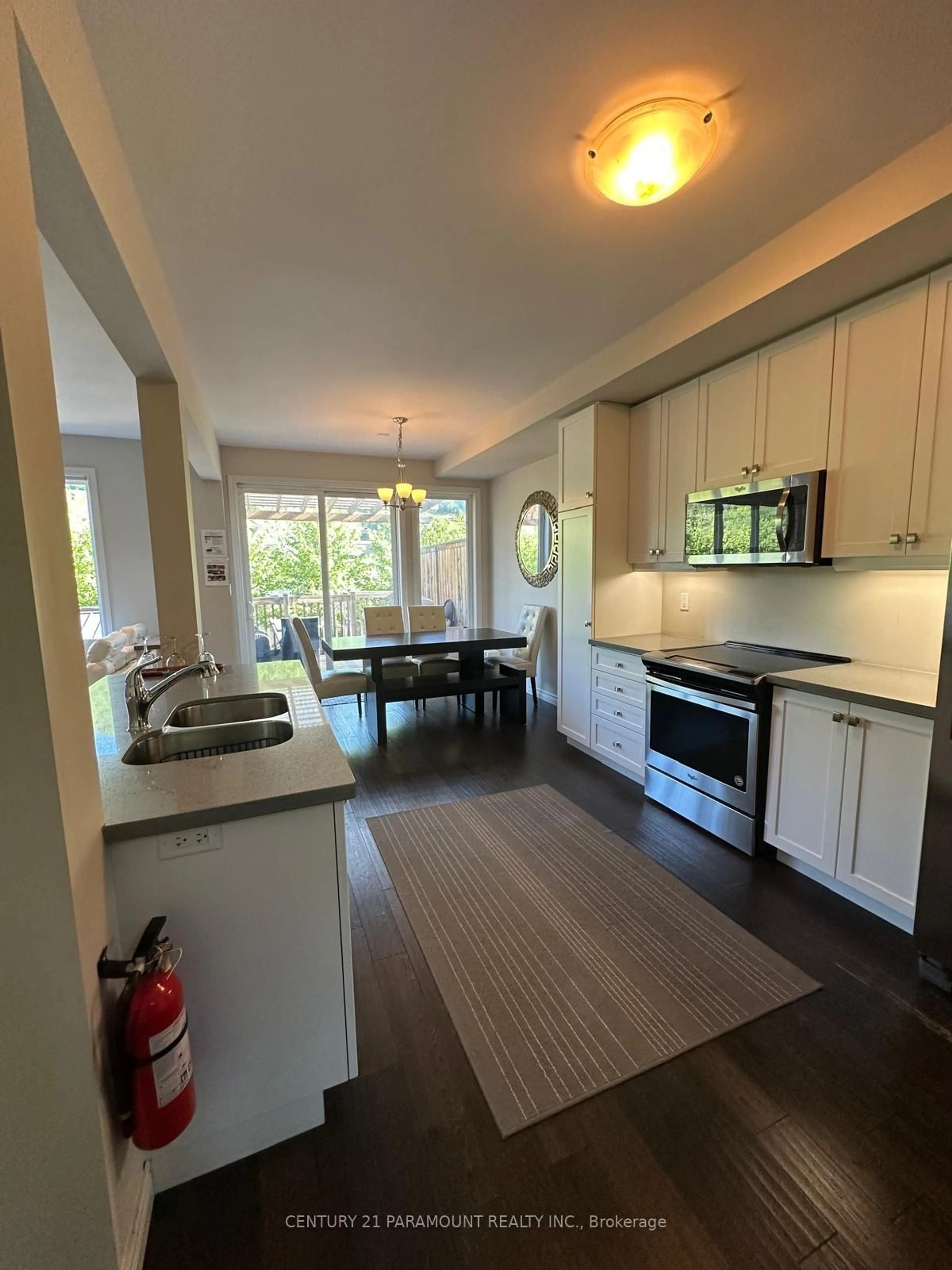 Open concept kitchen, unknown for 120 Delphi Lane, Blue Mountains Ontario N0H 1J0