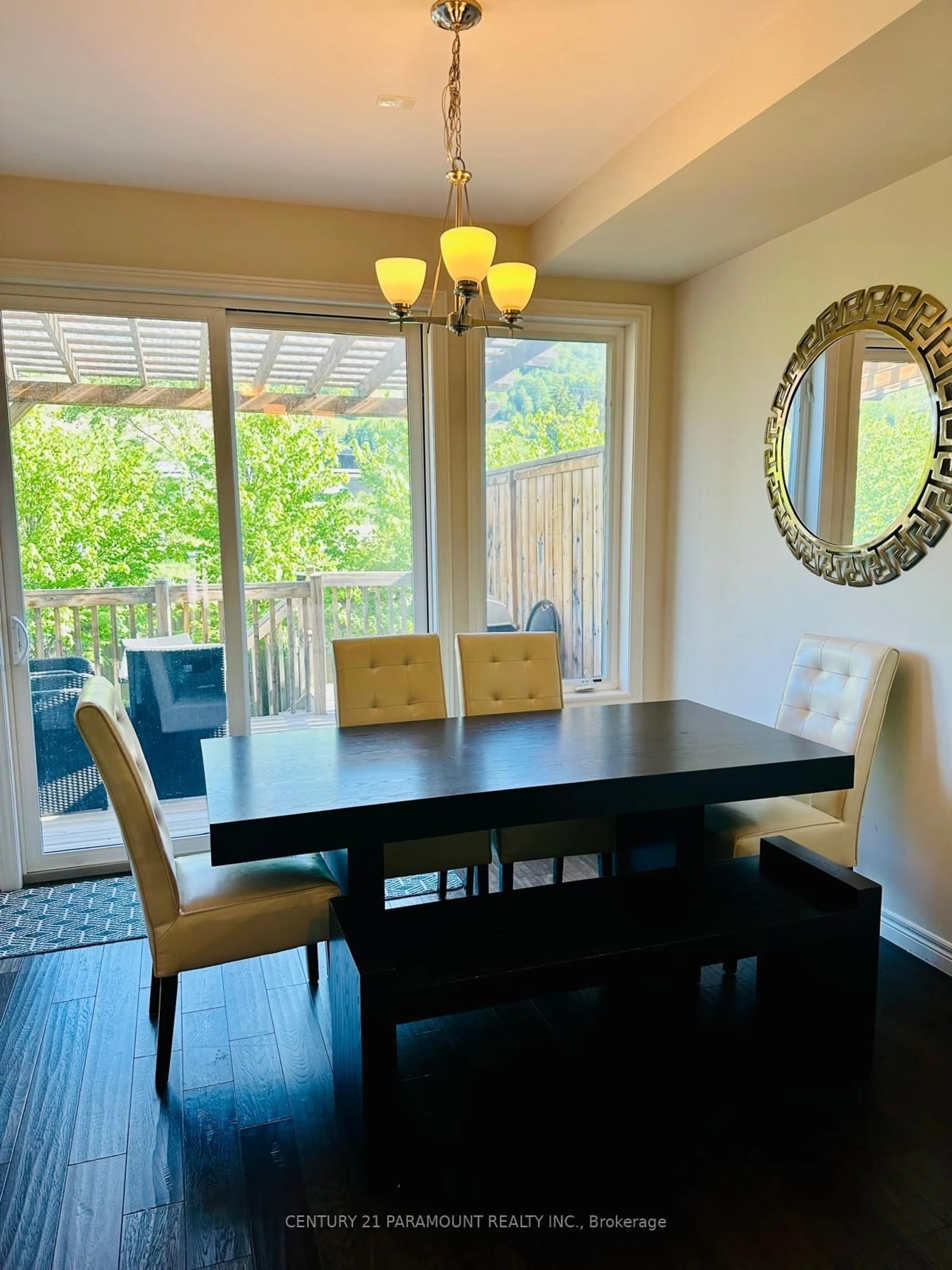 Dining room, wood/laminate floor for 120 Delphi Lane, Blue Mountains Ontario N0H 1J0