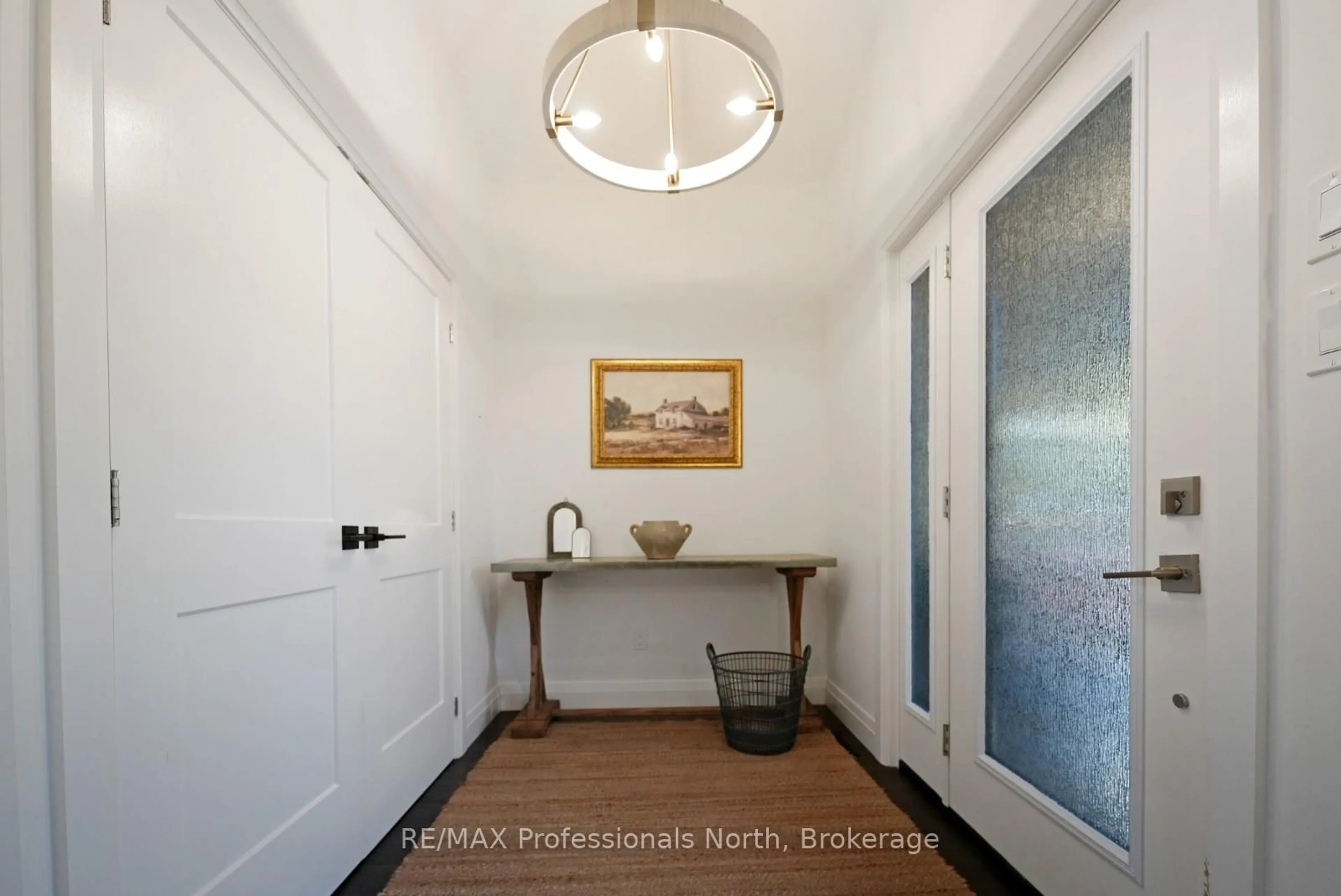 Indoor entryway for 235 Sunnyside St, Dysart et al Ontario K0M 1S0
