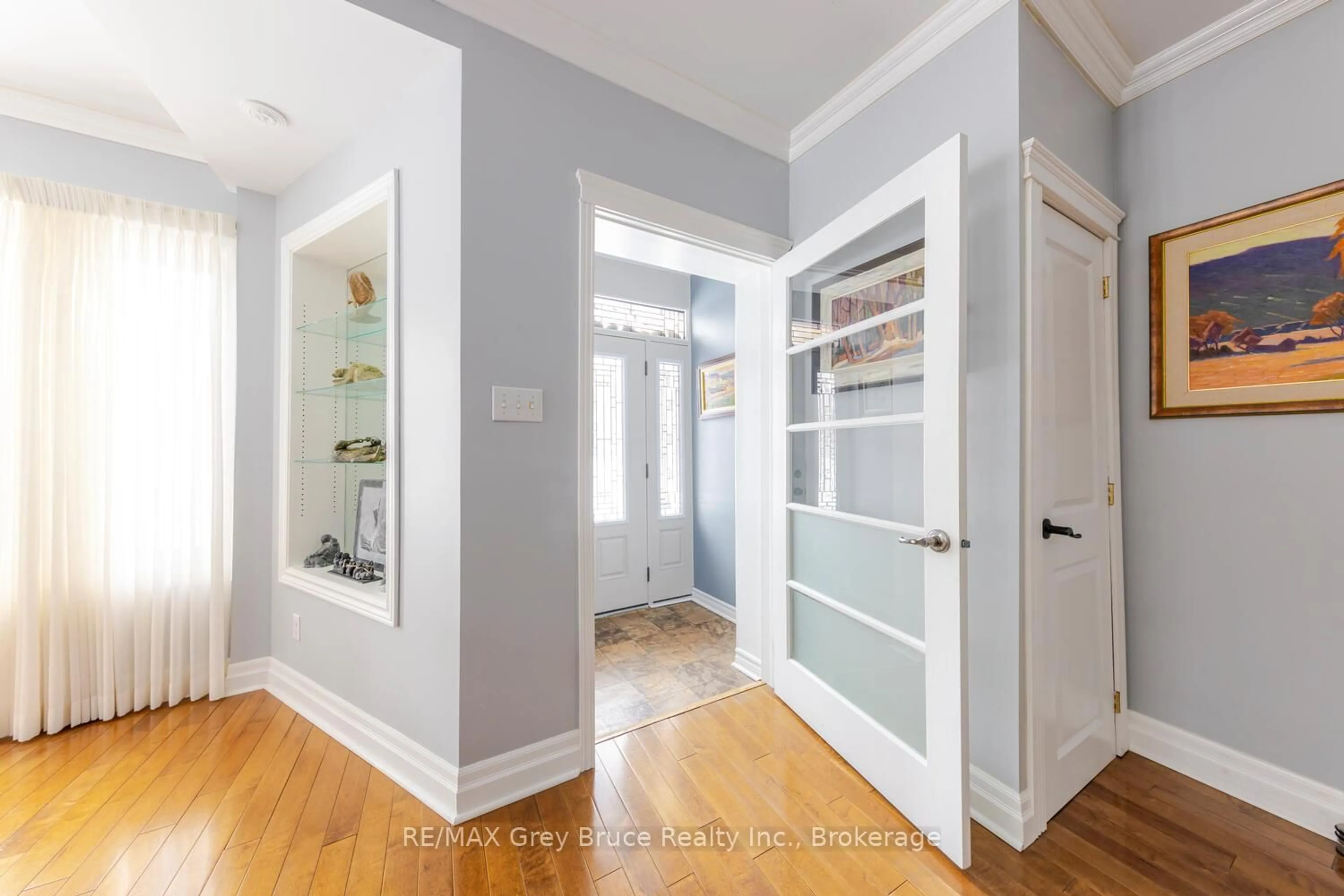 Indoor entryway for 424 Huron Rd, South Bruce Peninsula Ontario N0H 2T0
