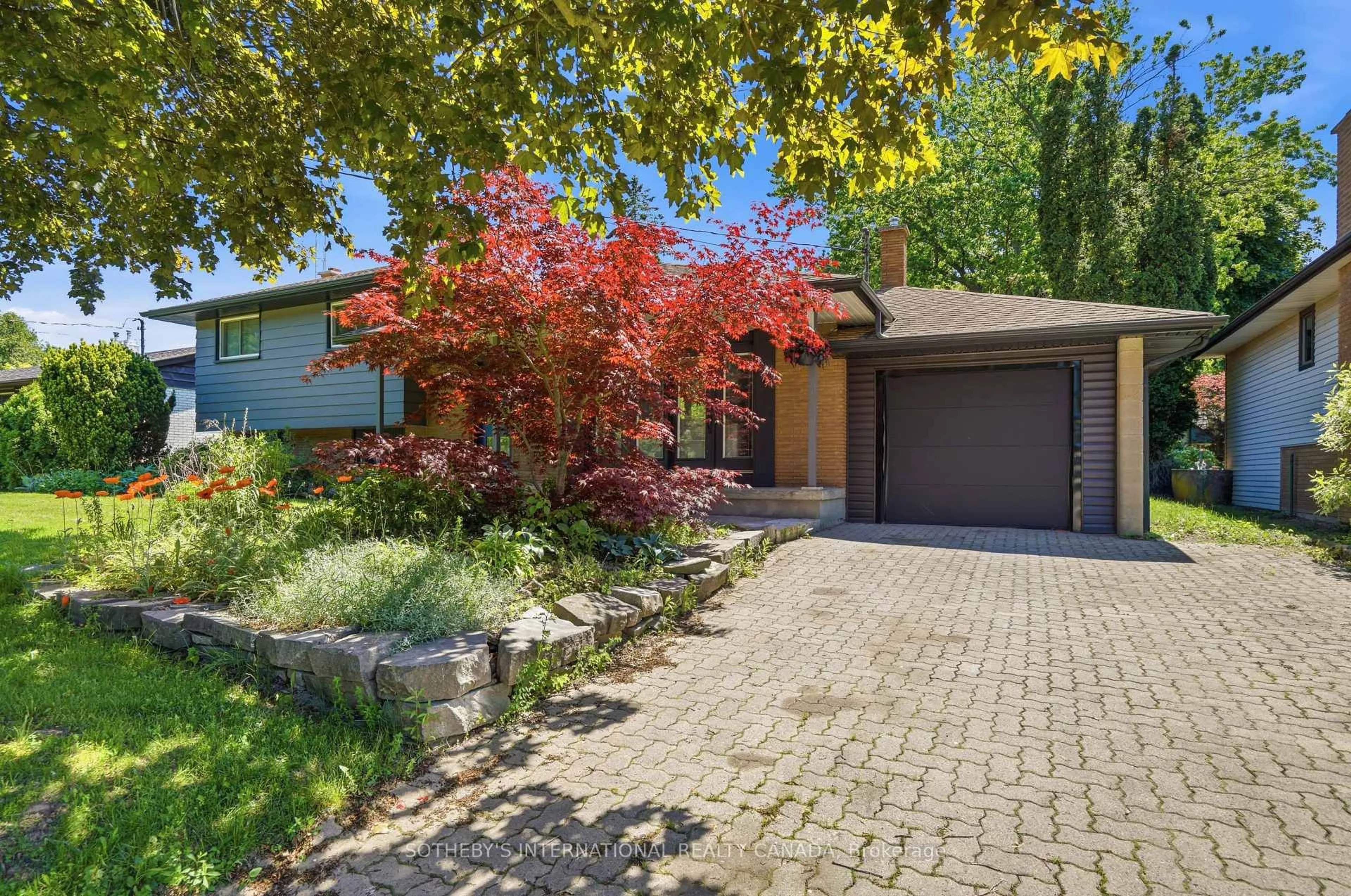 Home with brick exterior material, street for 306 Centre St, Niagara-on-the-Lake Ontario L0S 1J0
