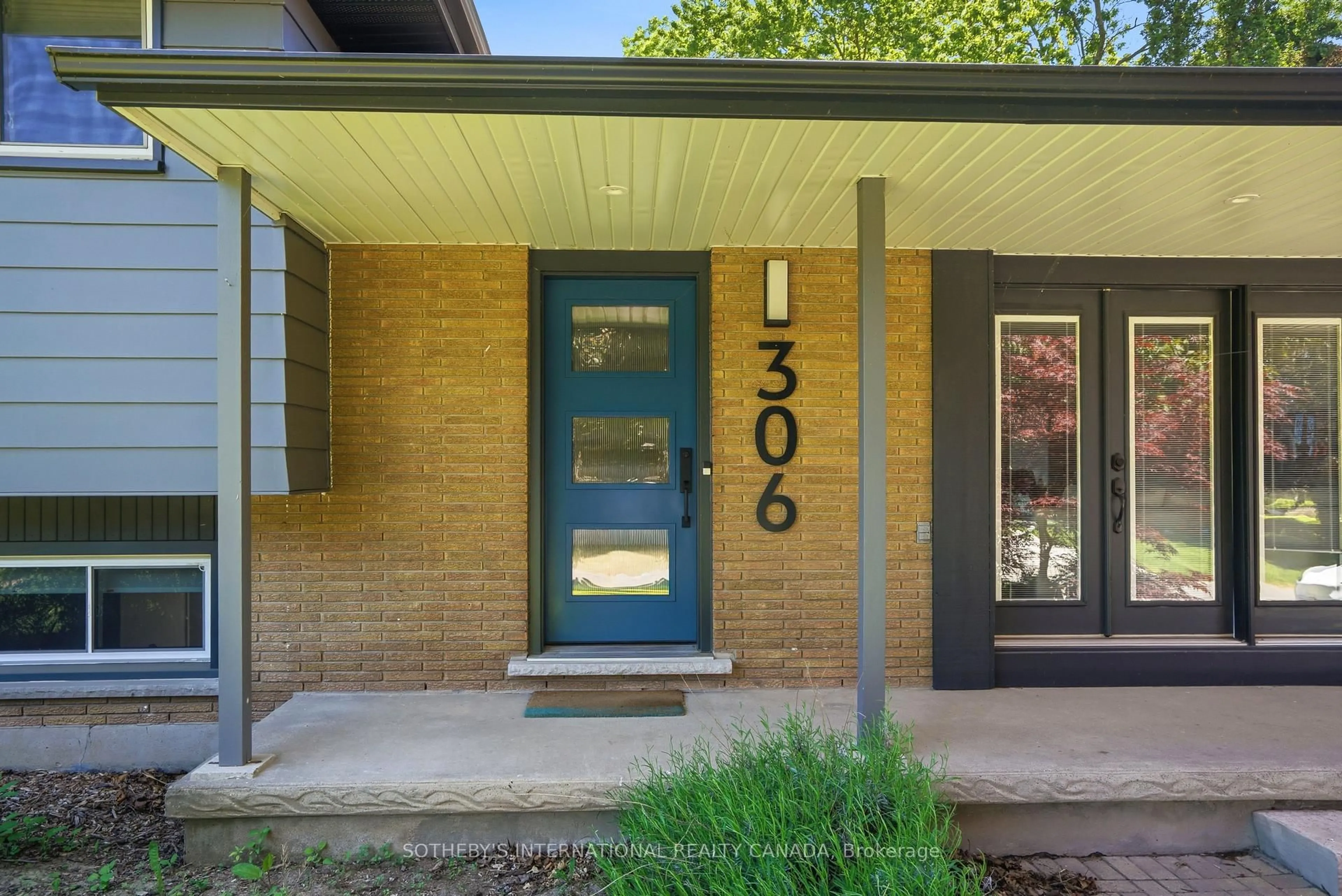 Home with brick exterior material, street for 306 Centre St, Niagara-on-the-Lake Ontario L0S 1J0