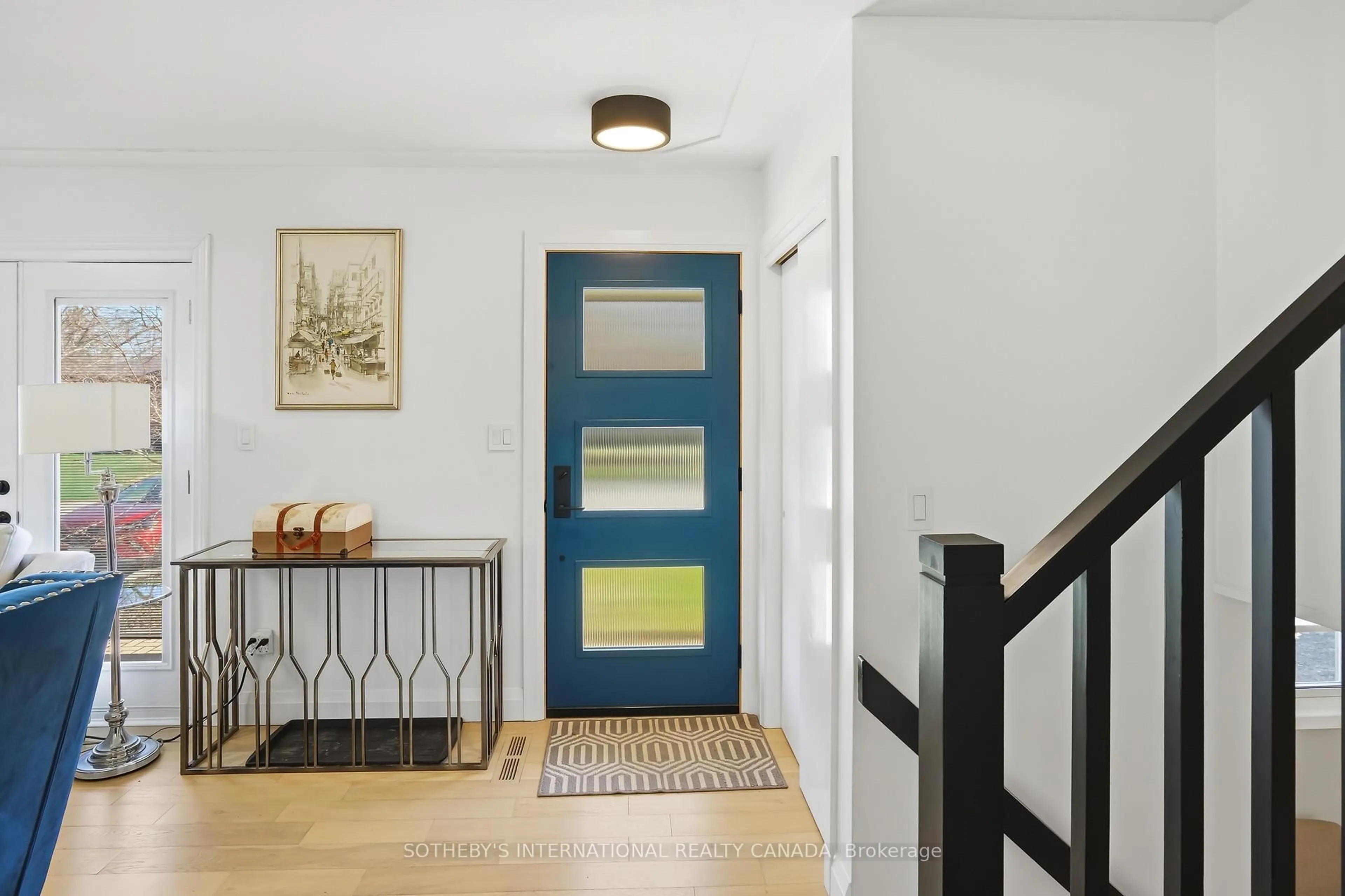 Indoor entryway for 306 Centre St, Niagara-on-the-Lake Ontario L0S 1J0