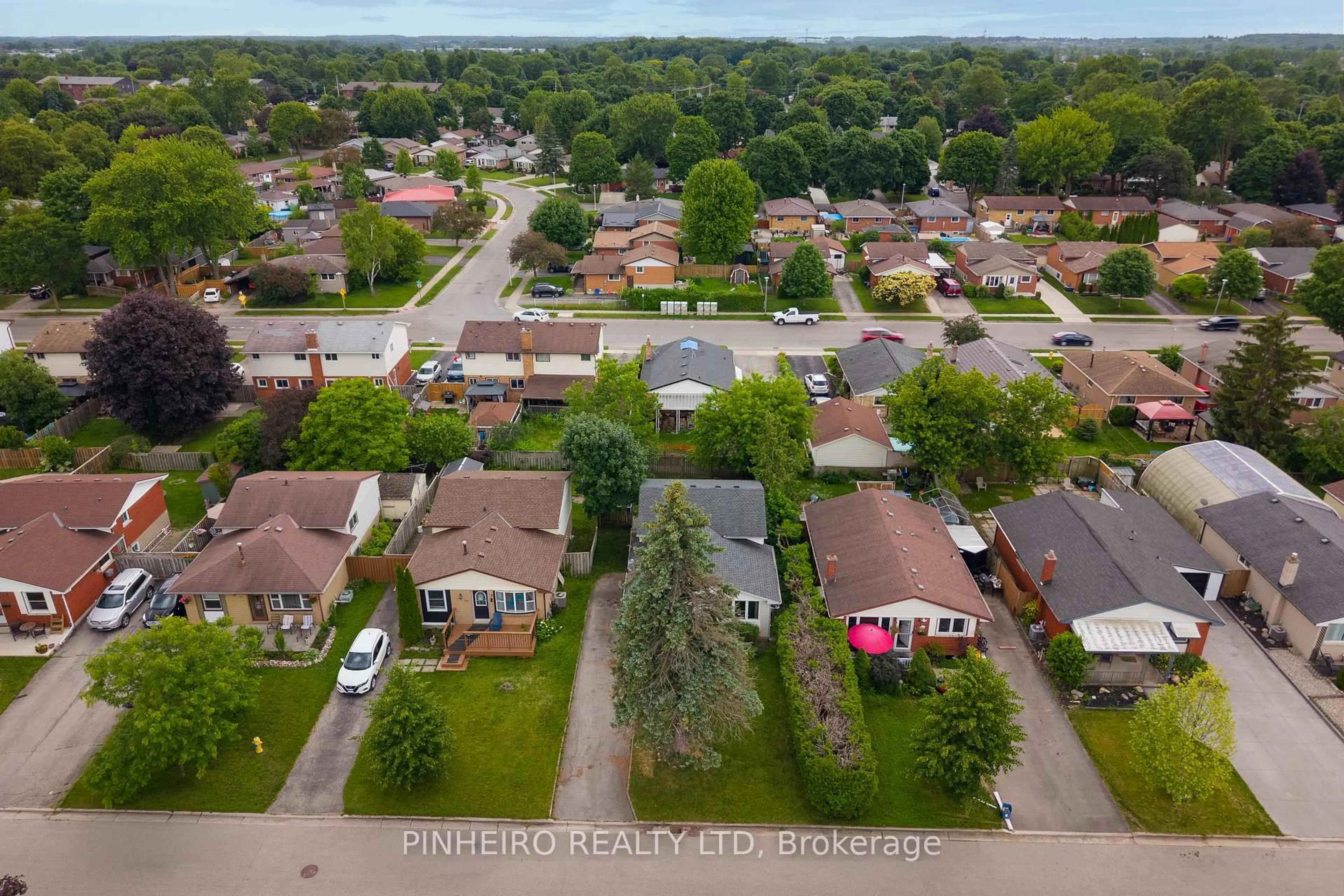 A pic from outside/outdoor area/front of a property/back of a property/a pic from drone, street for 15 Villeneuve Cres, London East Ontario N5V 1M7