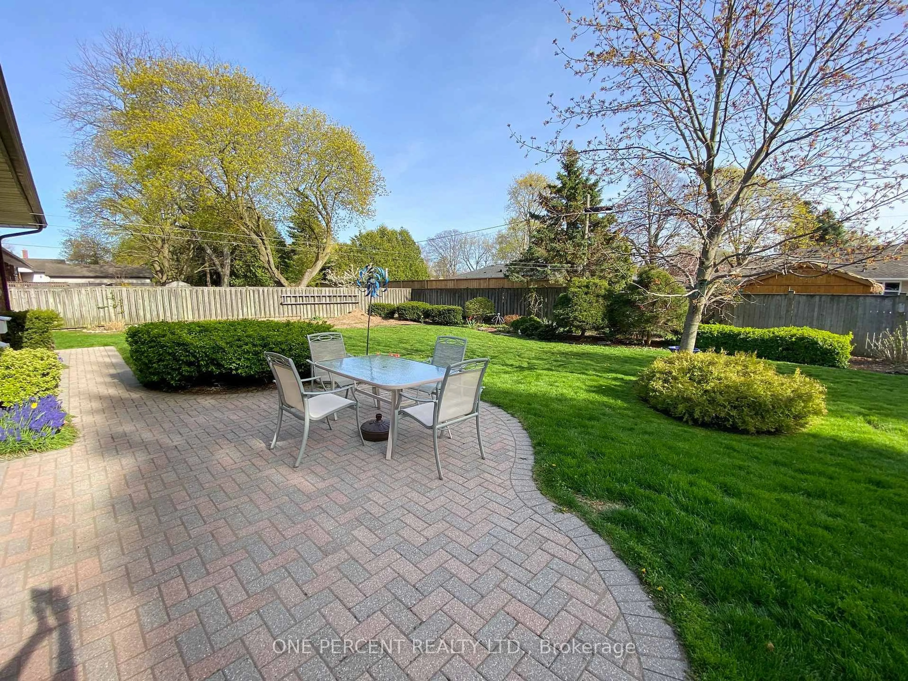 Patio, water/lake/river/ocean view for 16 Daleview Cres, Pelham Ontario L0S 1E0