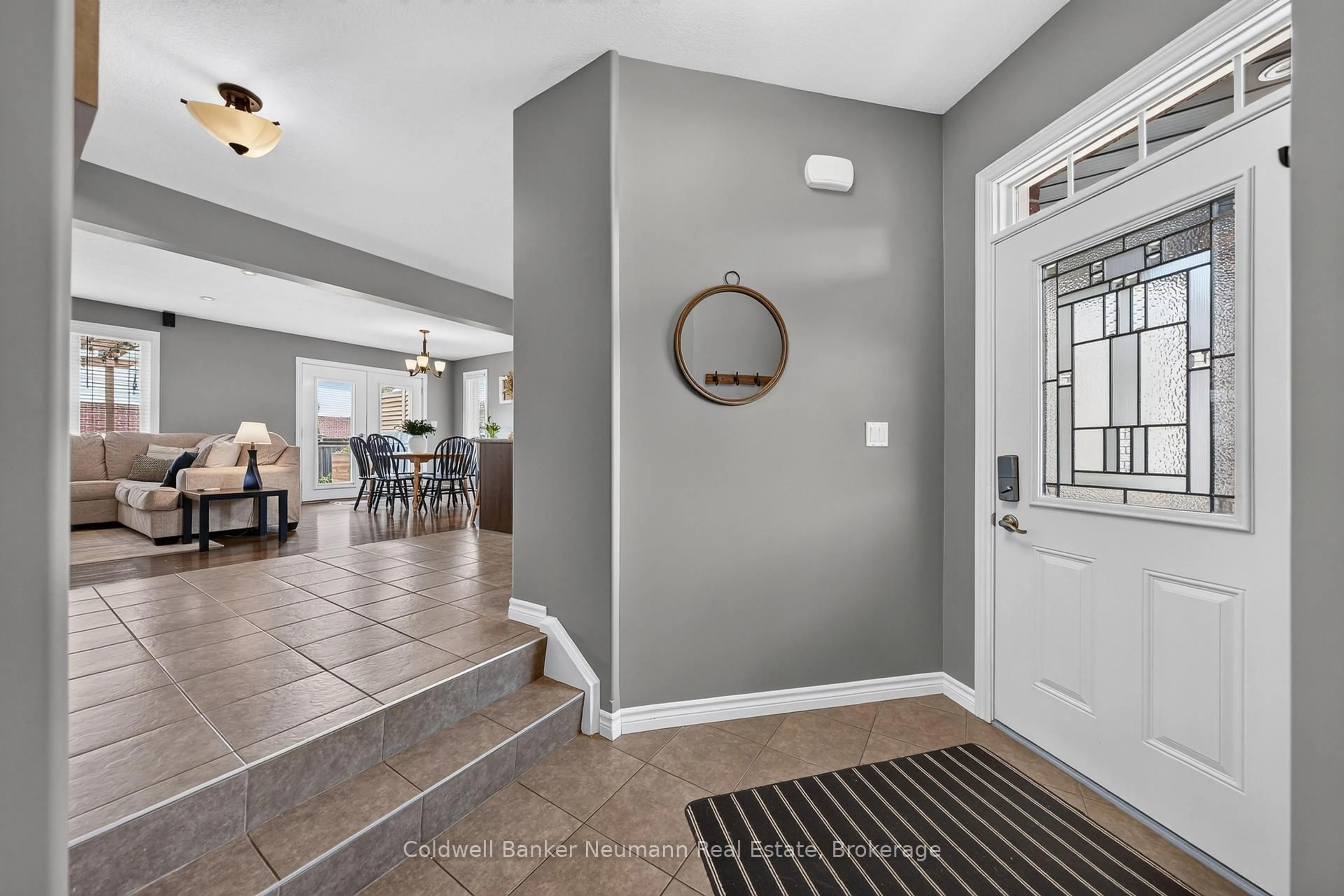 Indoor entryway for 8 Creighton Ave, Guelph Ontario N1E 0G8