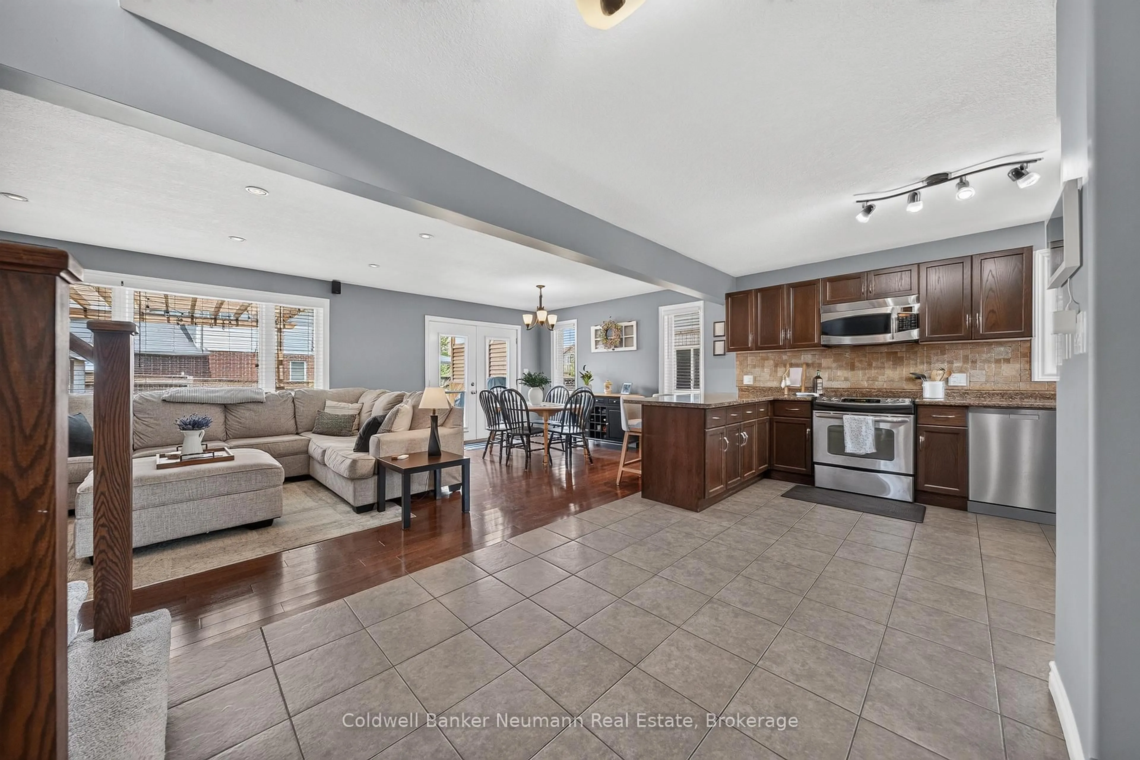 Open concept kitchen, ceramic/tile floor for 8 Creighton Ave, Guelph Ontario N1E 0G8