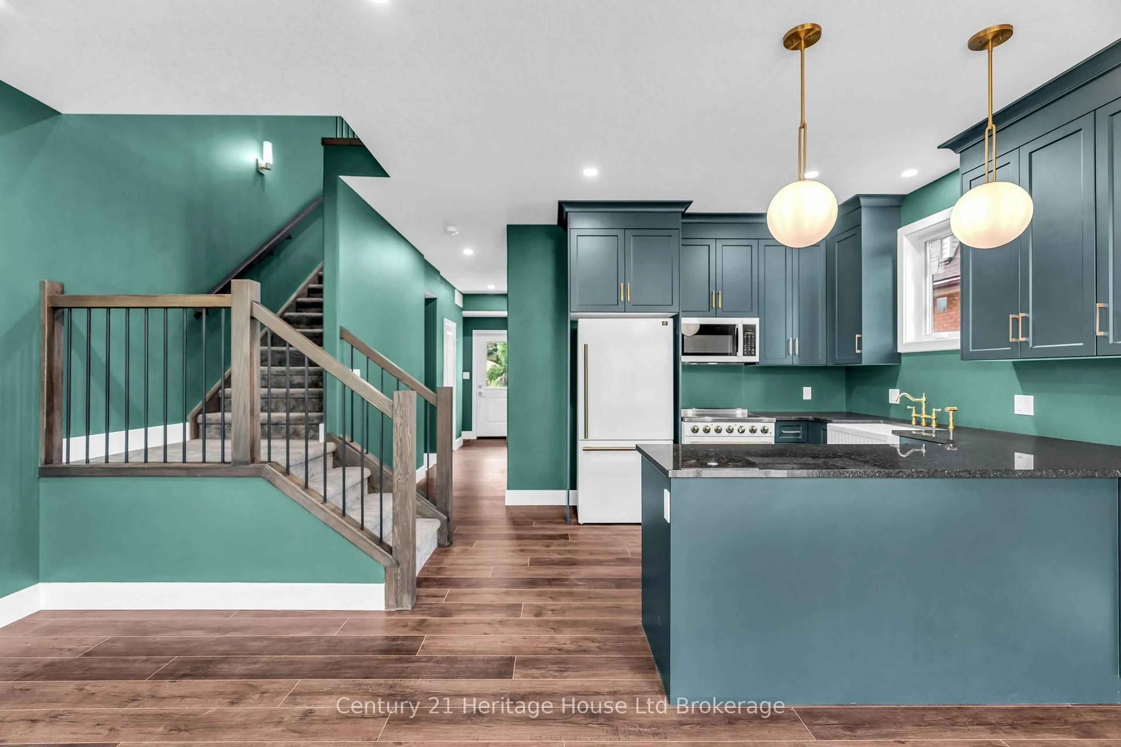 Open concept kitchen, unknown for 79 Metcalf St, Woodstock Ontario N4S 3E9