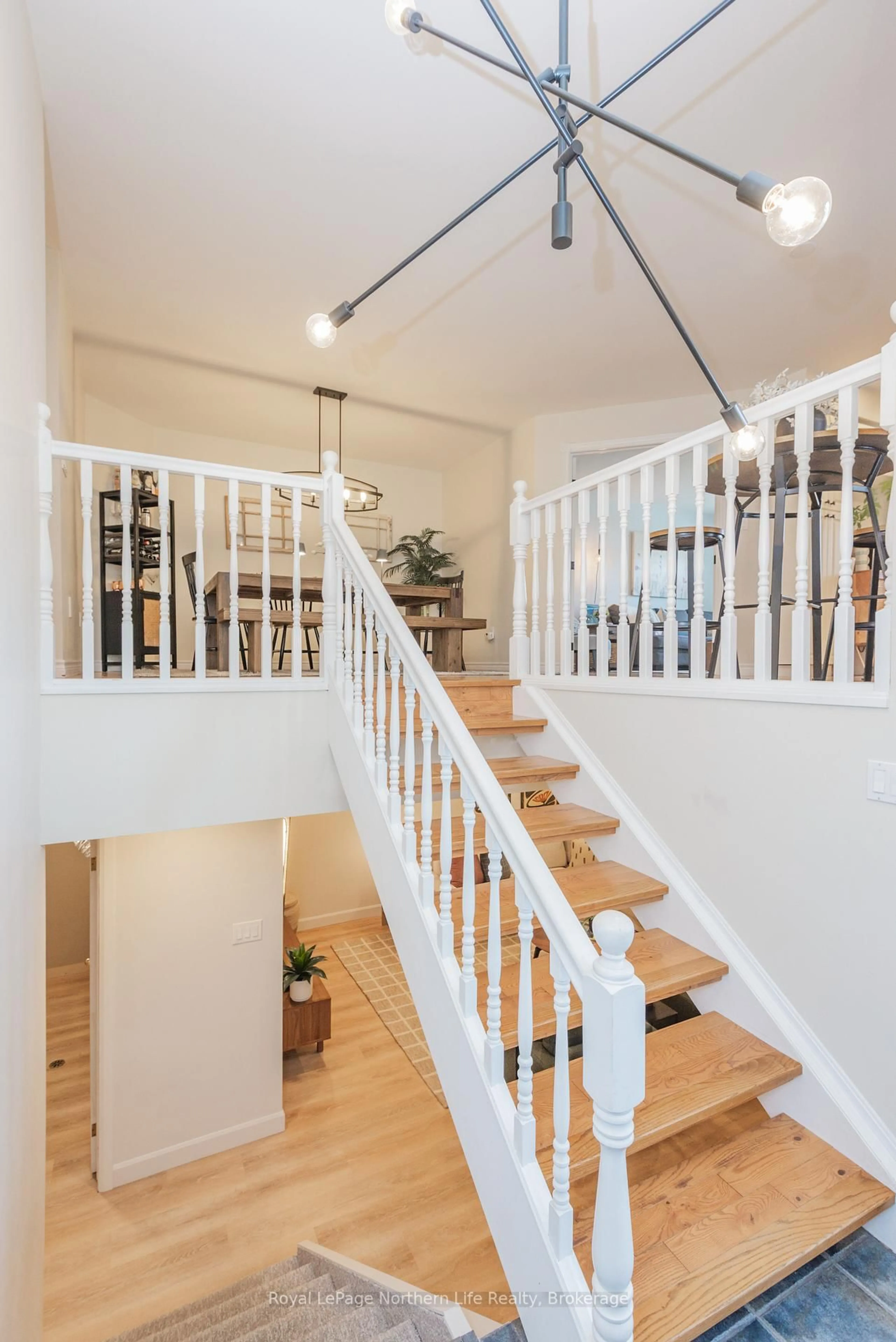 Stairs for 523 Bromley Ave, North Bay Ontario P1B 9H7