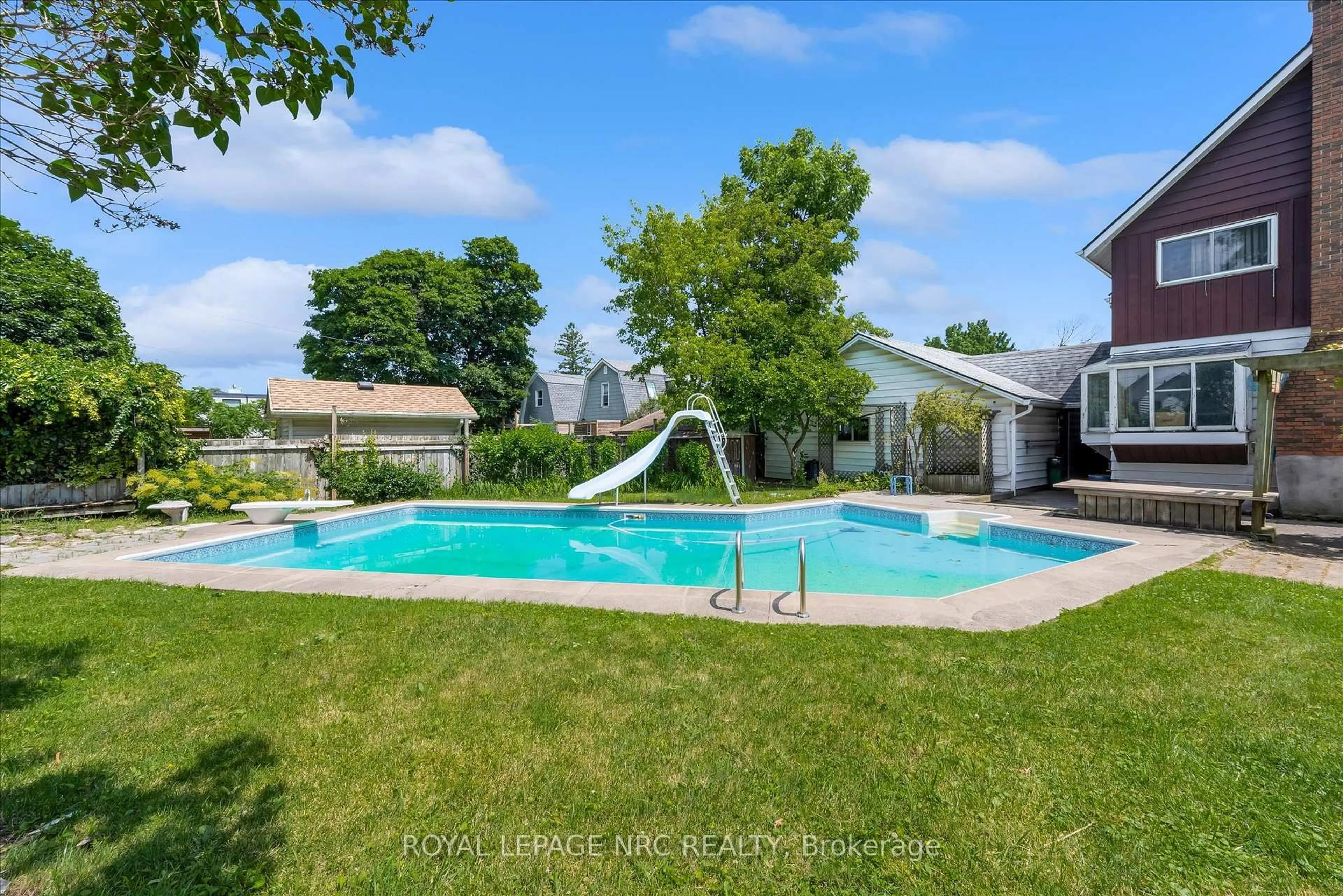Pool for 4271 Elgin St, Niagara Falls Ontario L2E 2X7