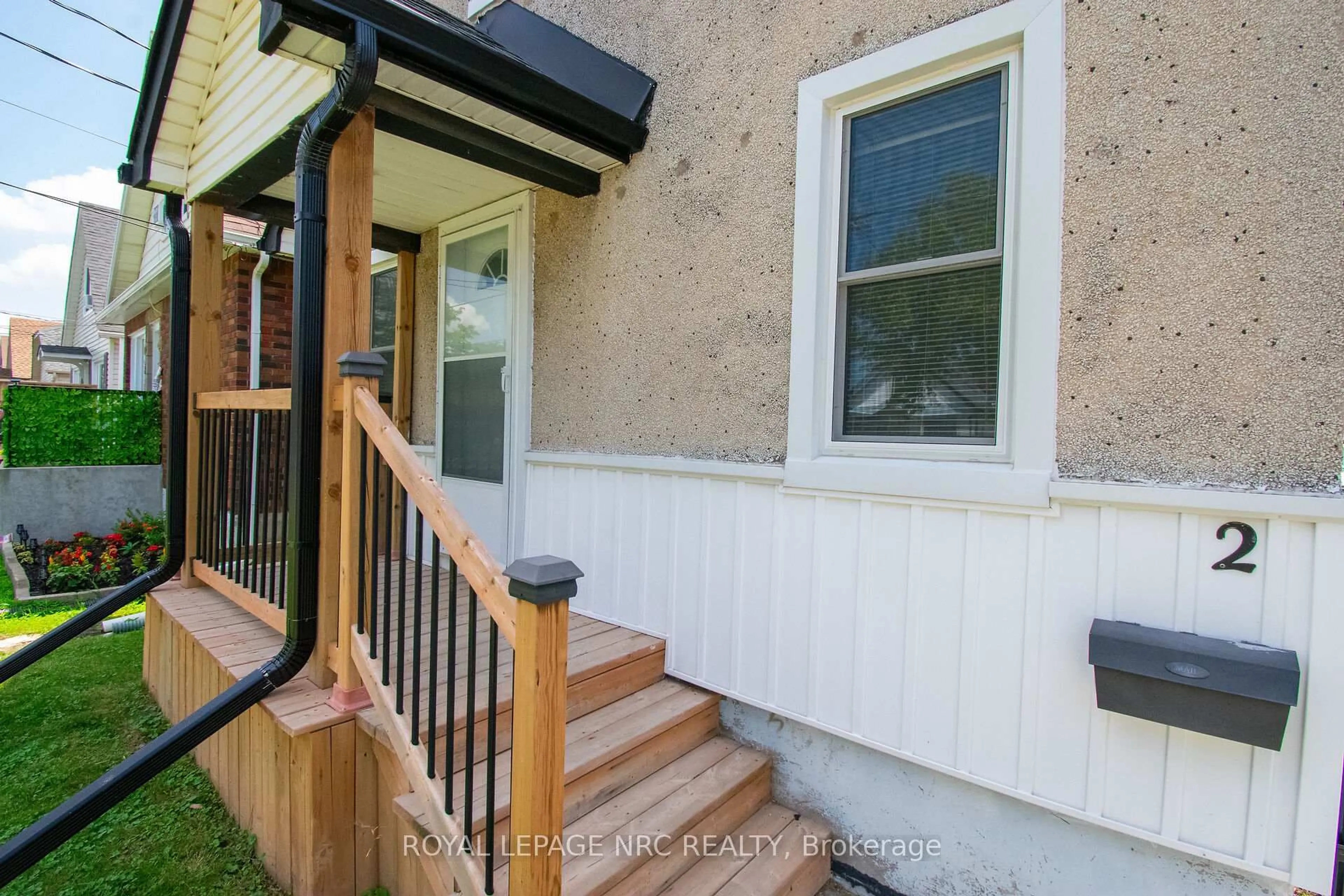 Unknown for 2 Eastbourne Ave, St. Catharines Ontario L2M 5K4