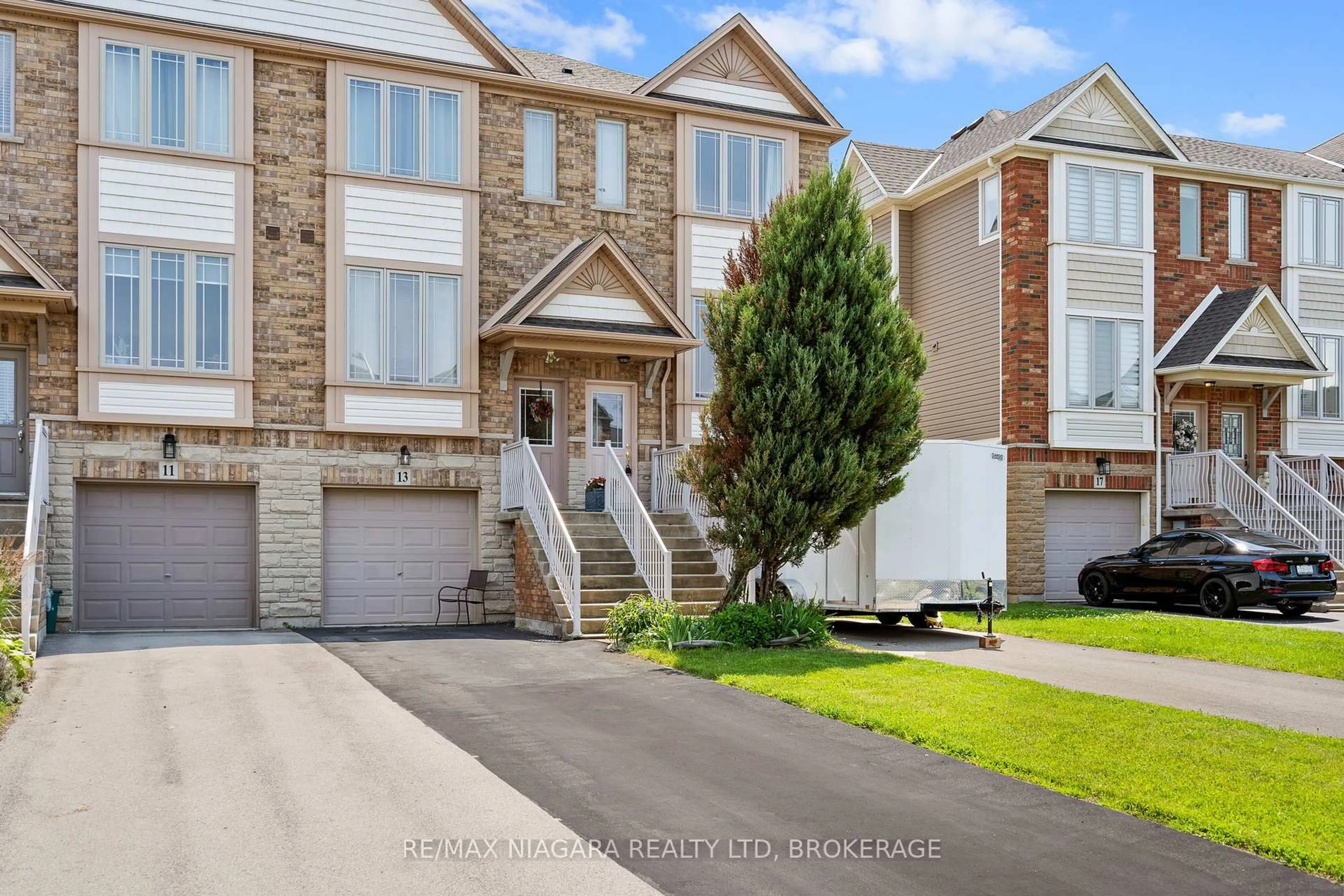Unknown for 15 Hemlock Way, Grimsby Ontario L3M 0A7