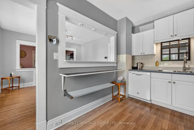 208 Carlton St, St. Catharines 2