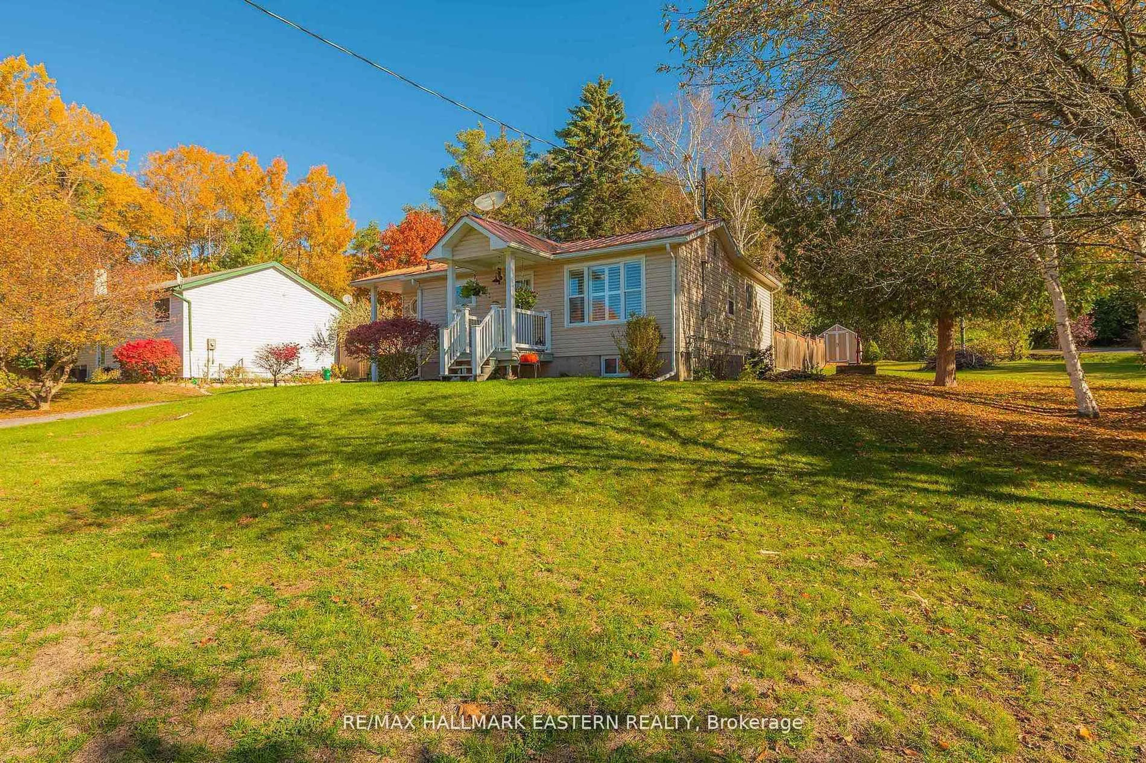 A pic from outside/outdoor area/front of a property/back of a property/a pic from drone, unknown for 2839 Peter St, Hamilton Township Ontario K9A 4J9