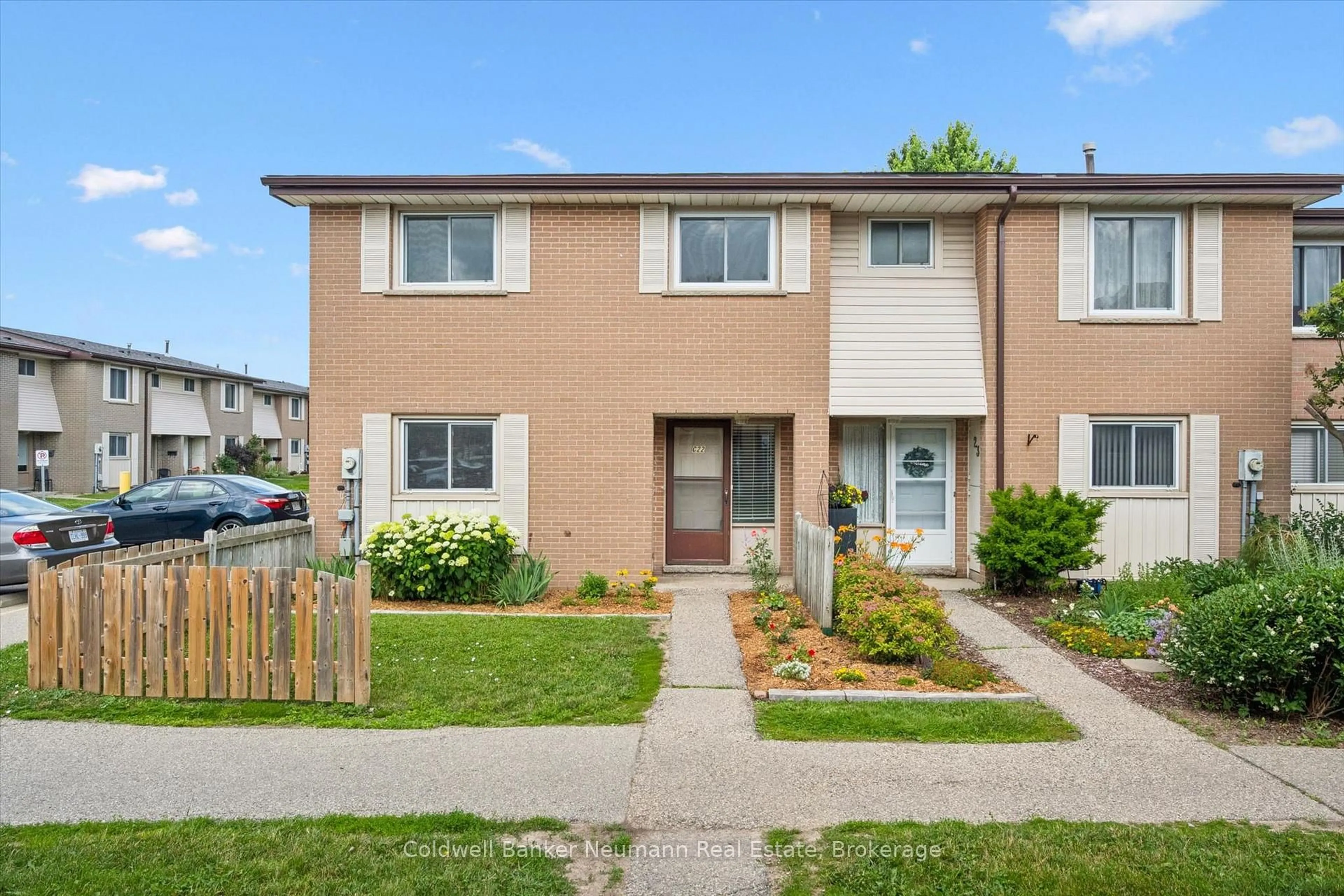 Home with vinyl exterior material, street for 427 Victoria Rd #C-22, Guelph Ontario N1E 5J0