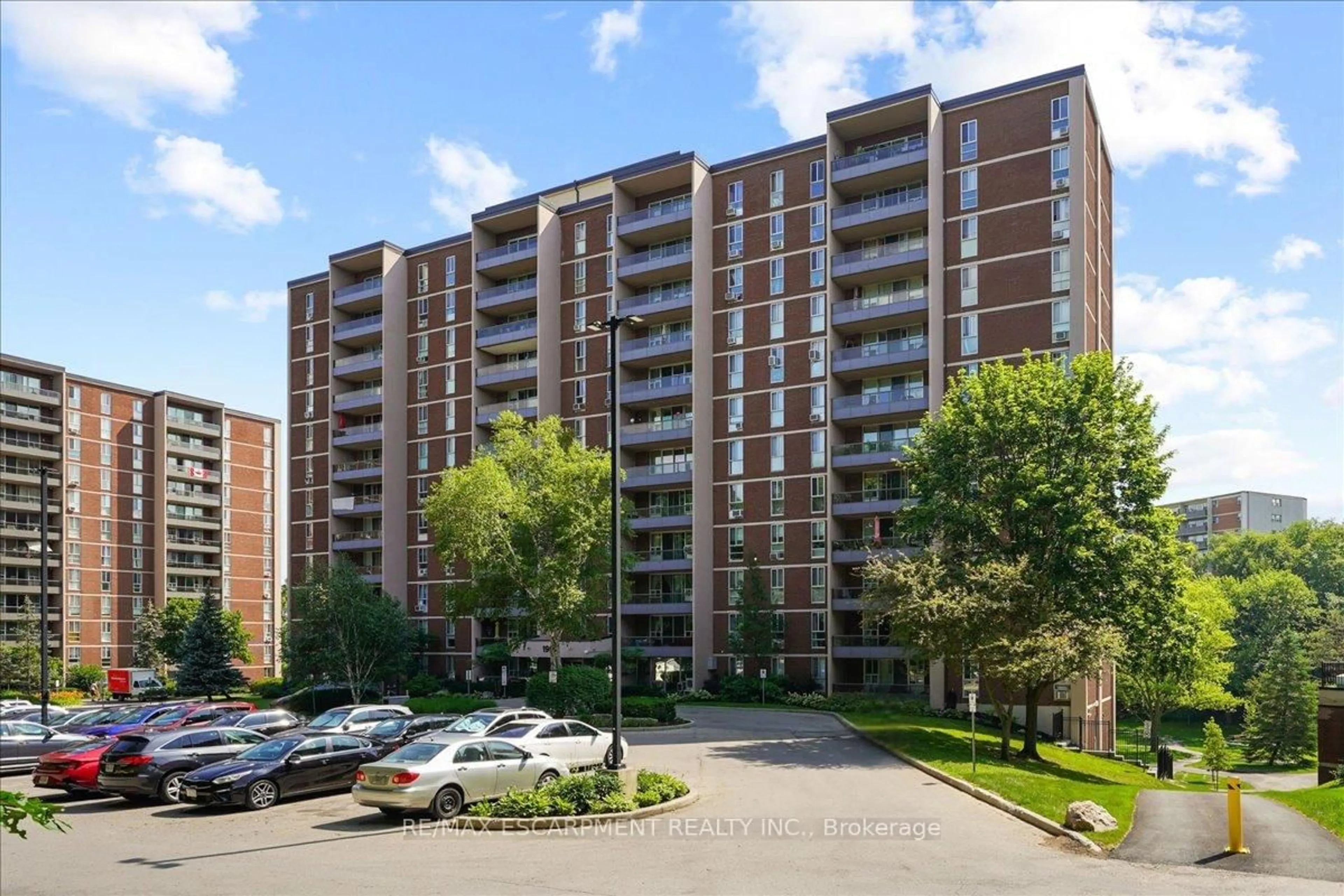 A pic from outside/outdoor area/front of a property/back of a property/a pic from drone, street for 1966 Main St #801, Hamilton Ontario L8S 1J6