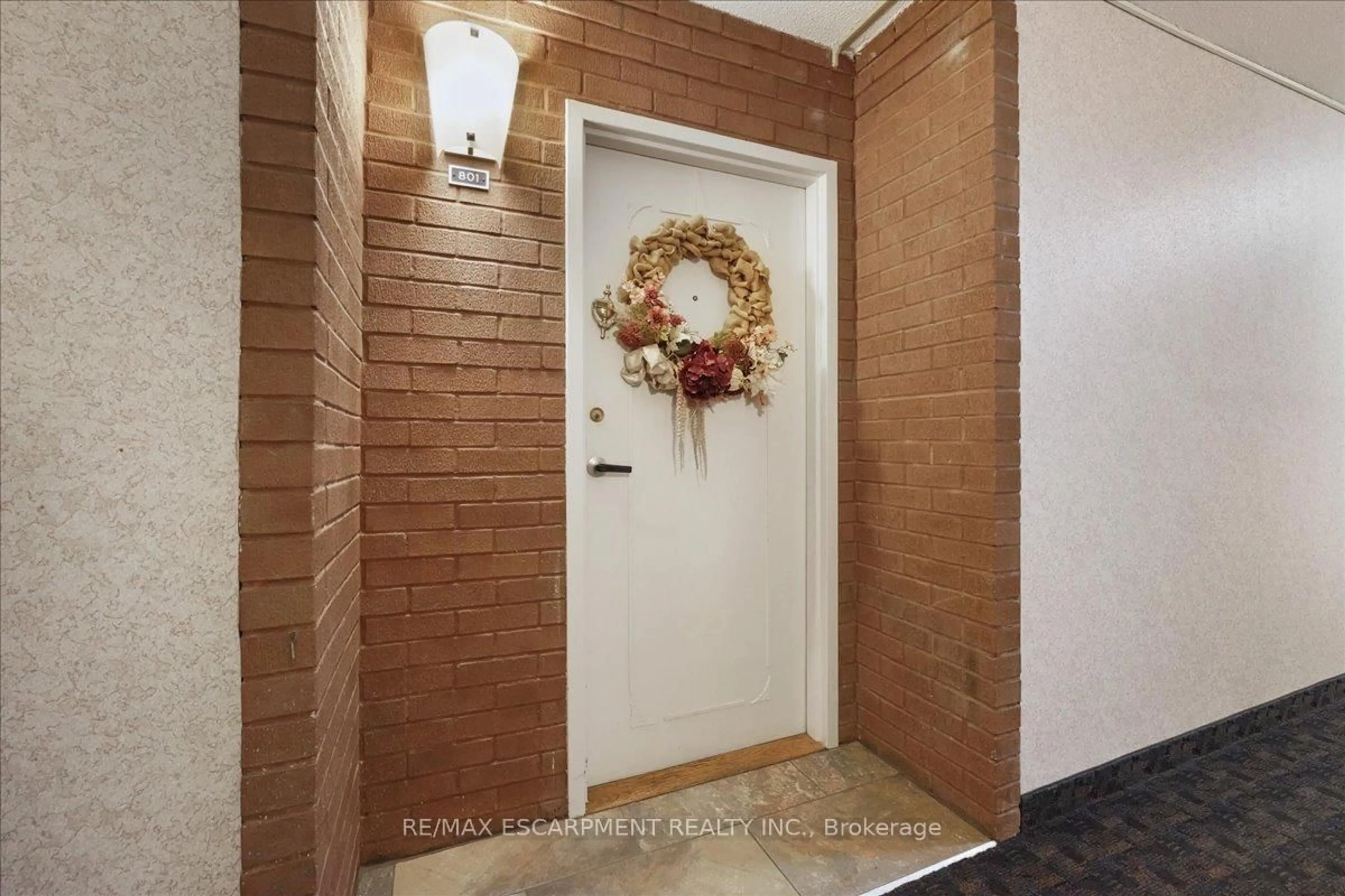 Indoor entryway for 1966 Main St #801, Hamilton Ontario L8S 1J6