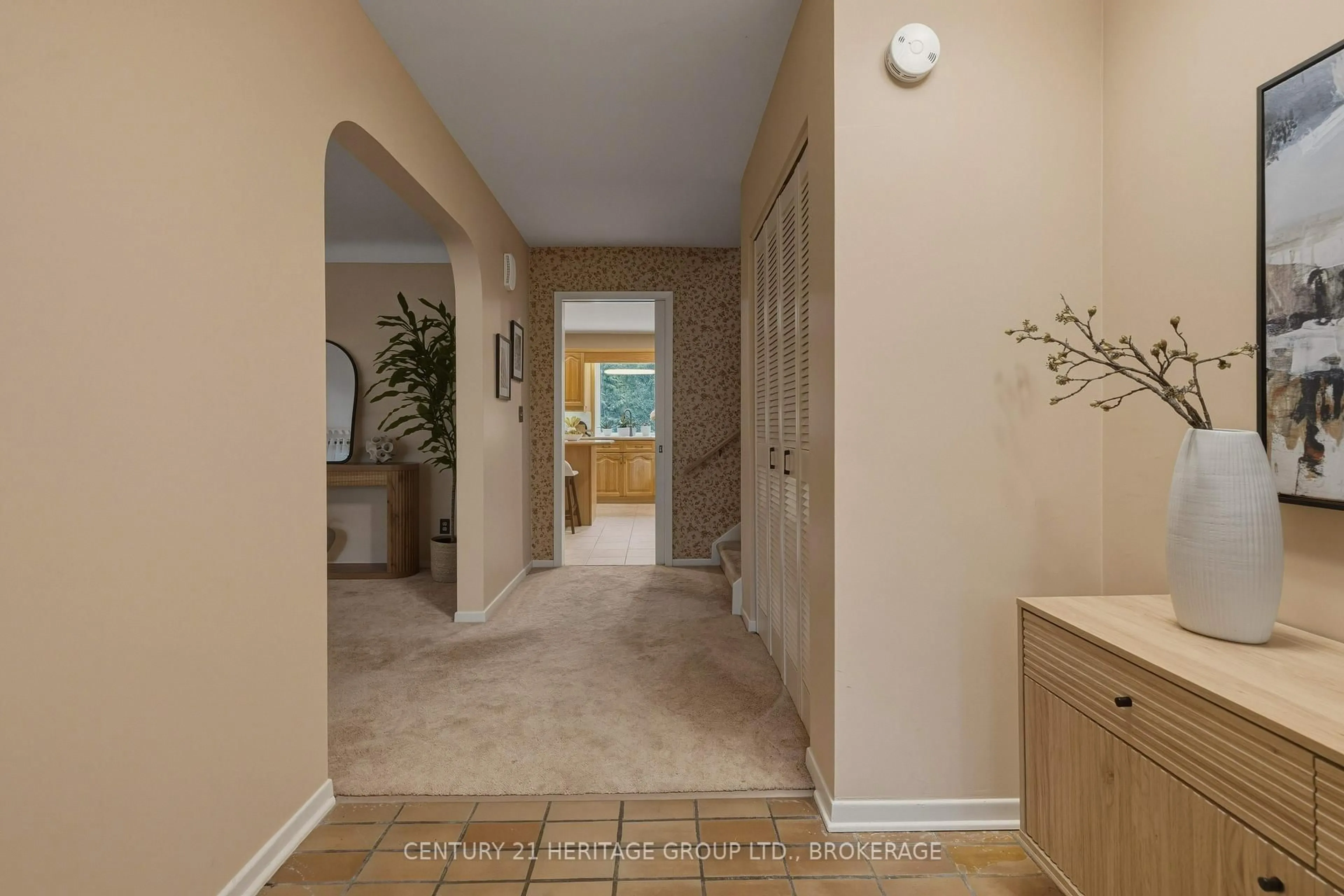 Indoor entryway for 30 Lakeland Point Dr, Kingston Ontario K7M 4E7