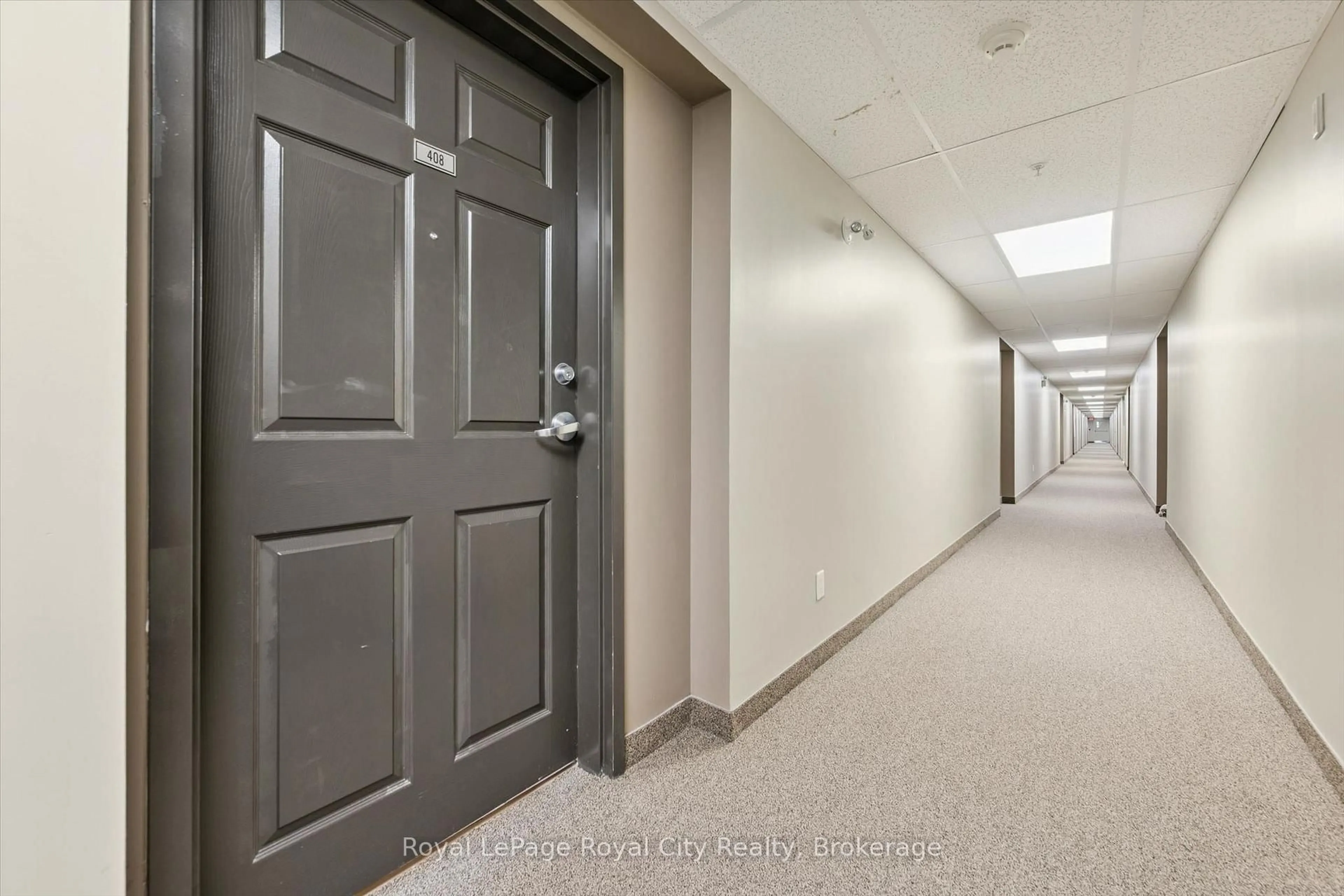 Indoor foyer for 103 Westminster Cres #408, Centre Wellington Ontario N1M 0C6