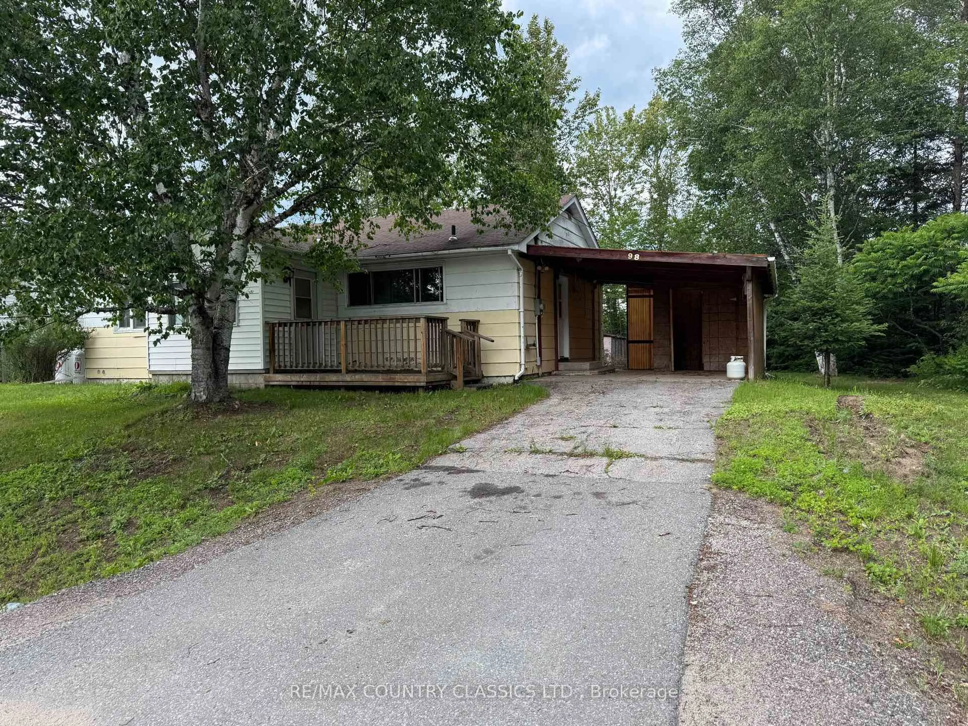 Unknown for 98 Sprucedale St, Highlands East Ontario K0L 1M0