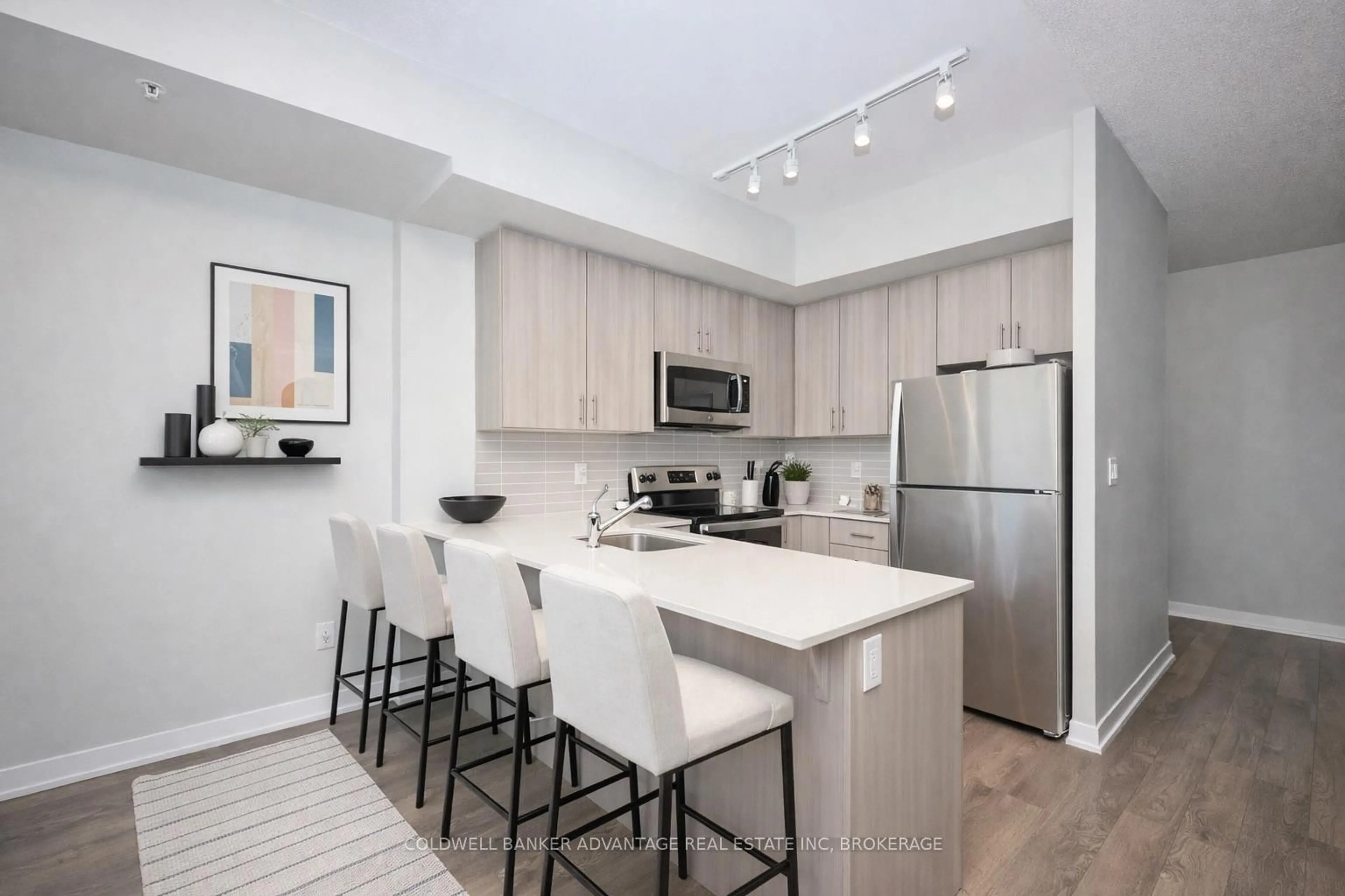 Open concept kitchen, unknown for 550 North Service Rd #610, Grimsby Ontario L3M 0H9