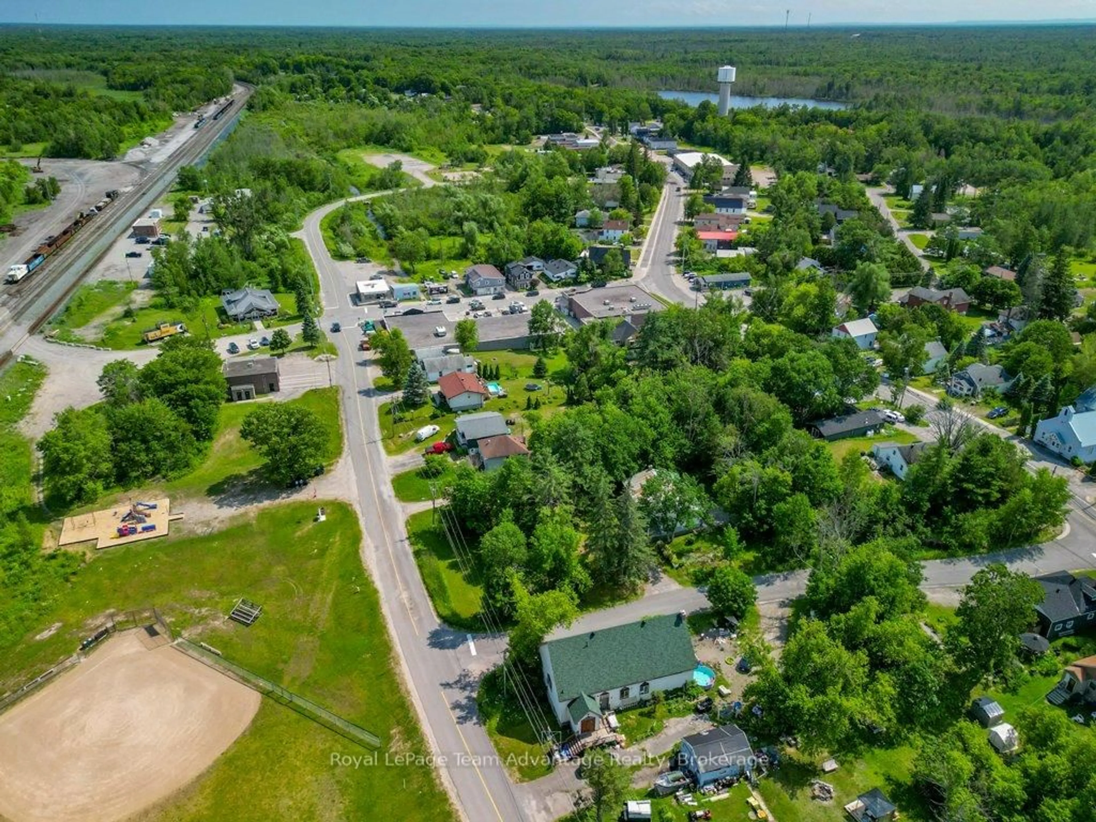 A pic from outside/outdoor area/front of a property/back of a property/a pic from drone, street for 29 George St, Georgian Bay Ontario P0C 1H0
