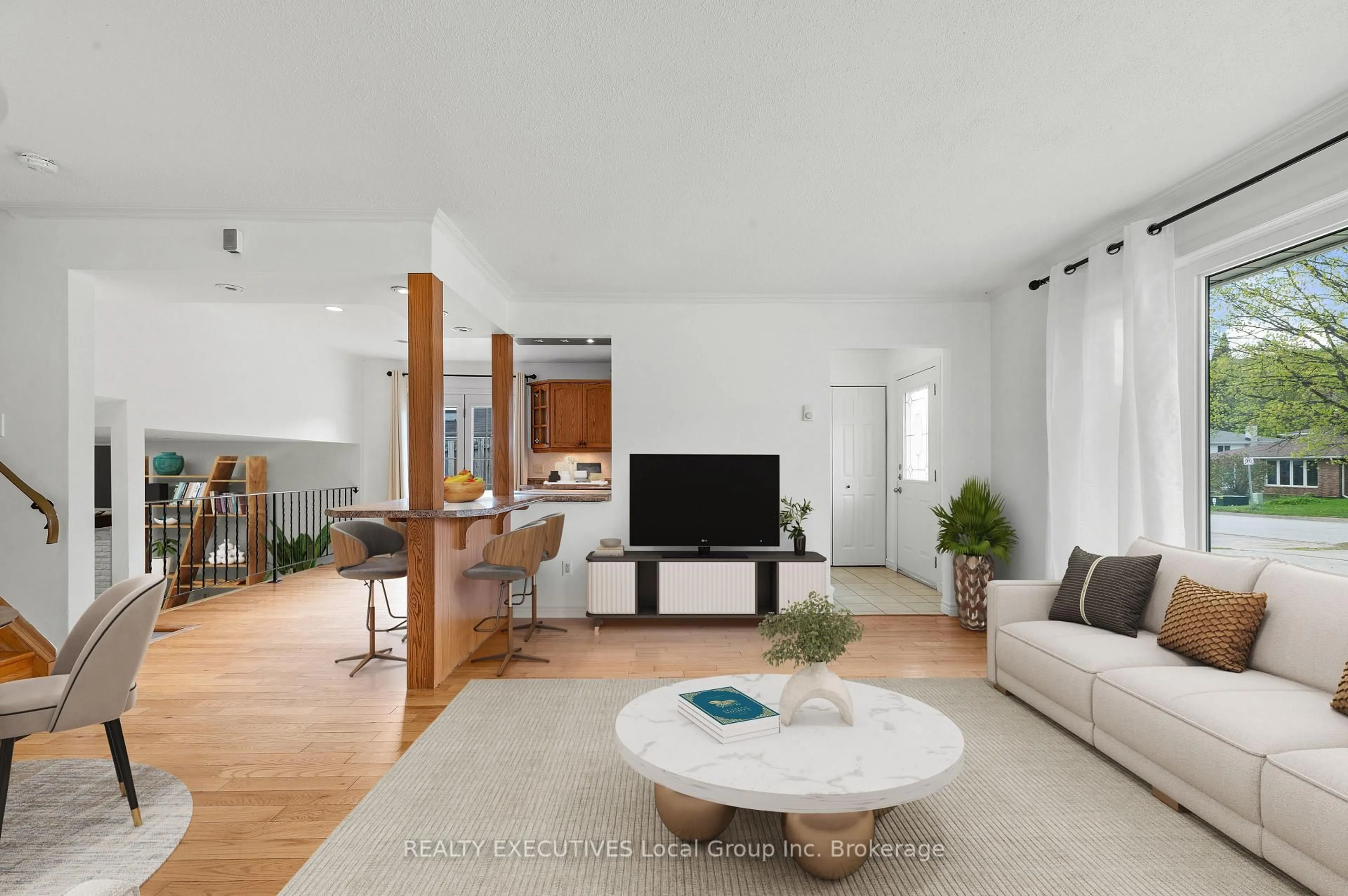 Living room with furniture, unknown for 314 CARTIER St, North Bay Ontario P1B 8N5