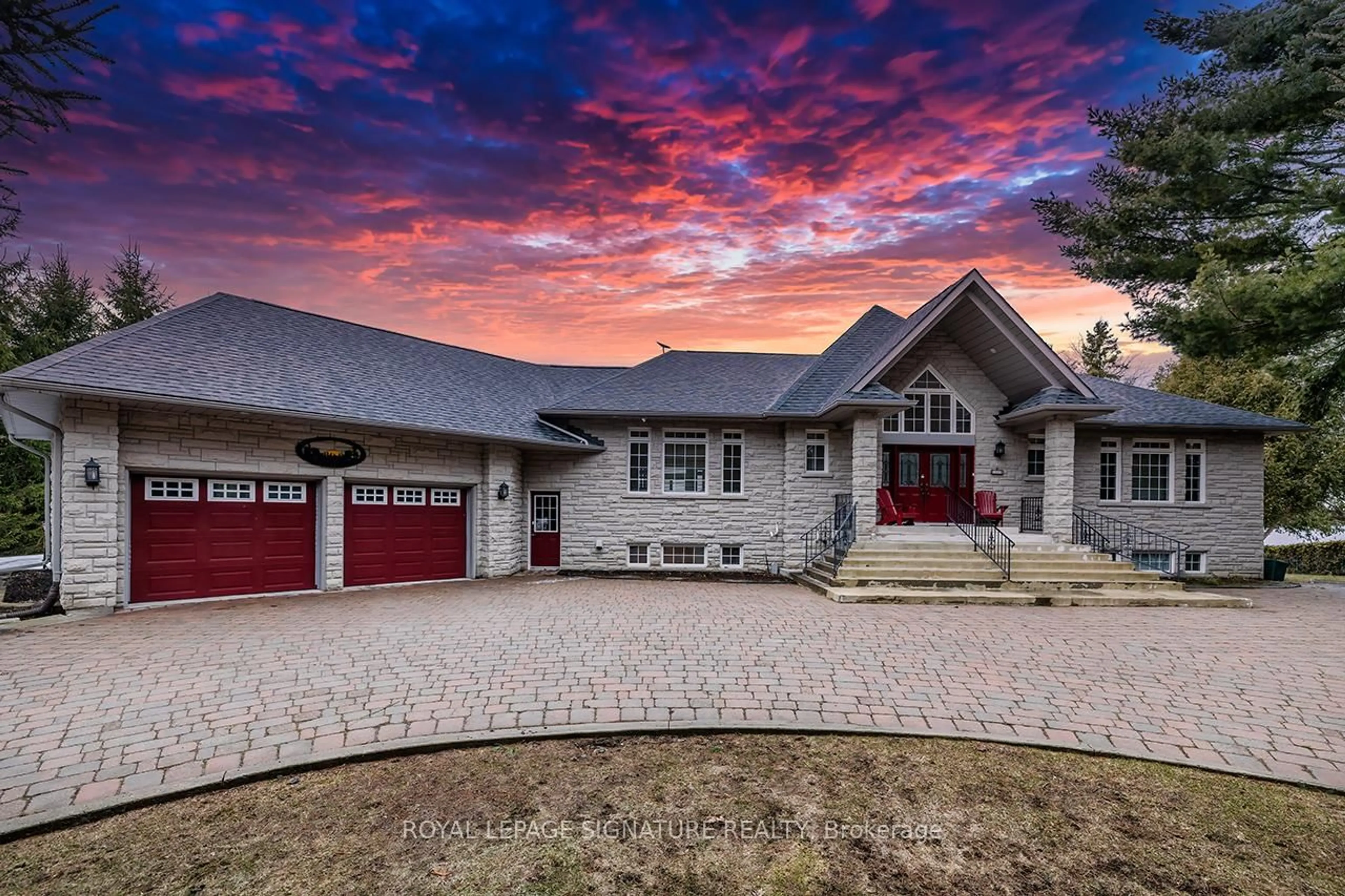Home with brick exterior material, street for 1524 Westview Cres, Selwyn Ontario K0L 2H0