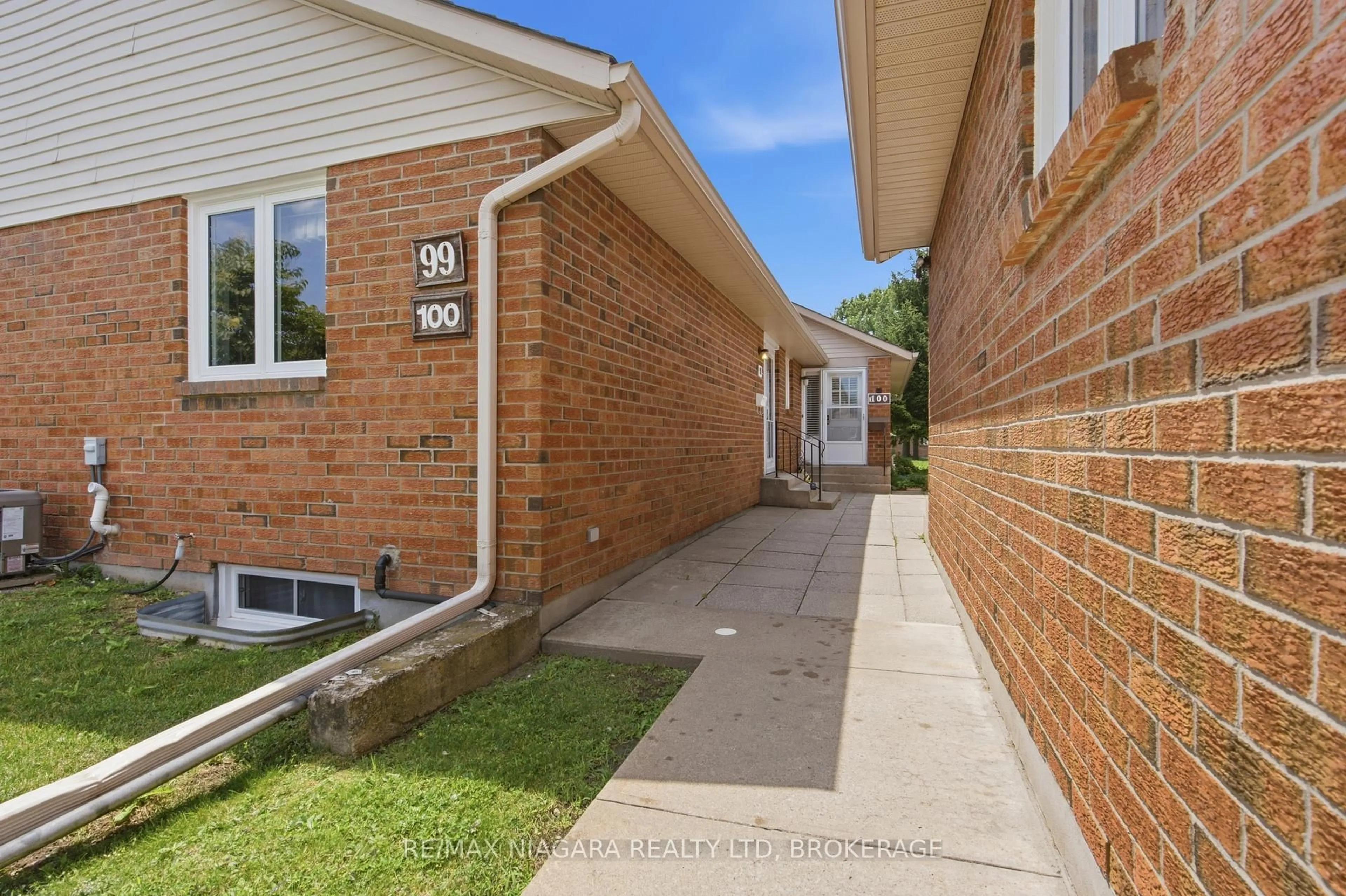 Home with brick exterior material, street for 122 Bunting Rd #99, St. Catharines Ontario L2P 3X7