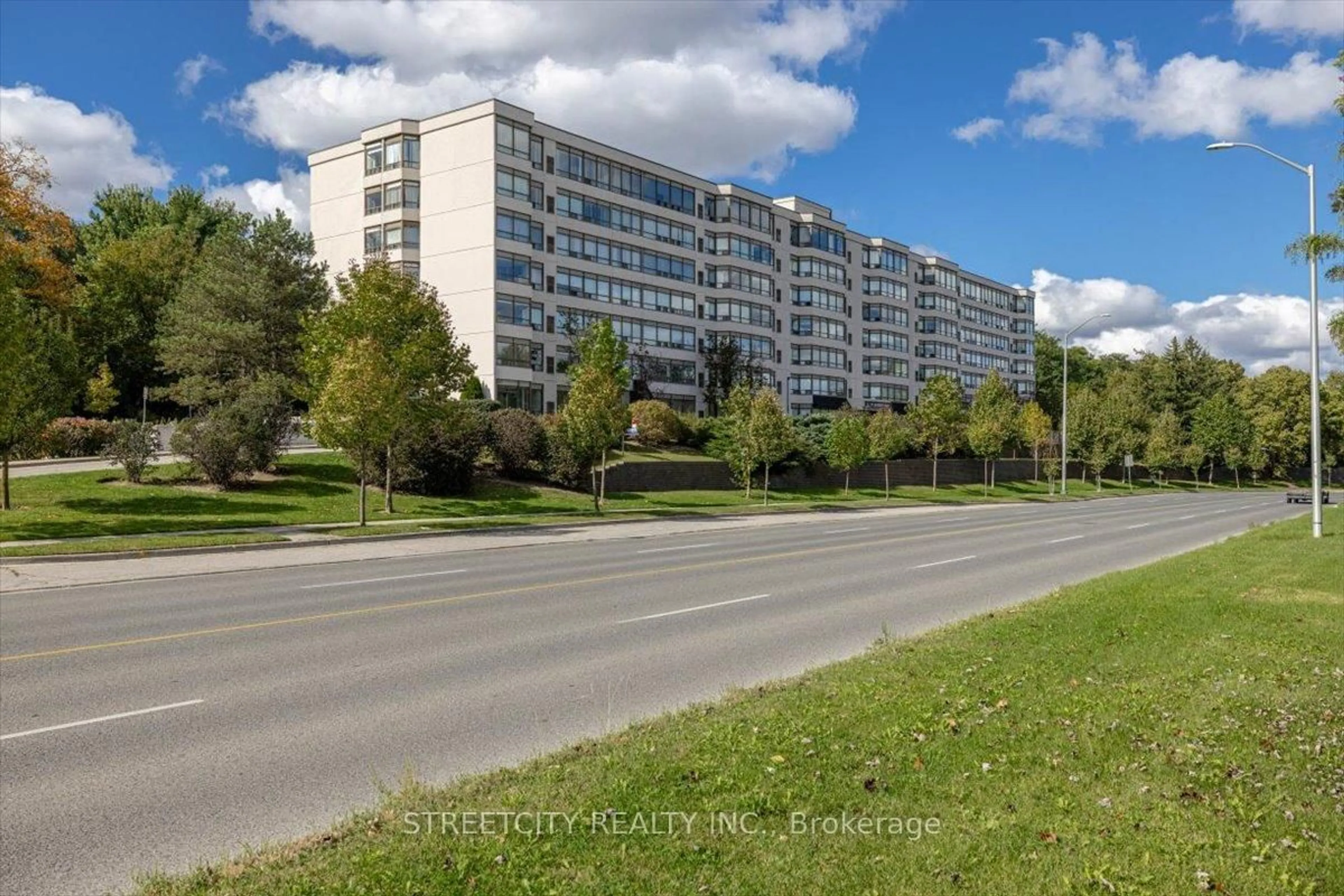 Unknown for 521 Riverside Dr #301, London North Ontario N6H 5E2