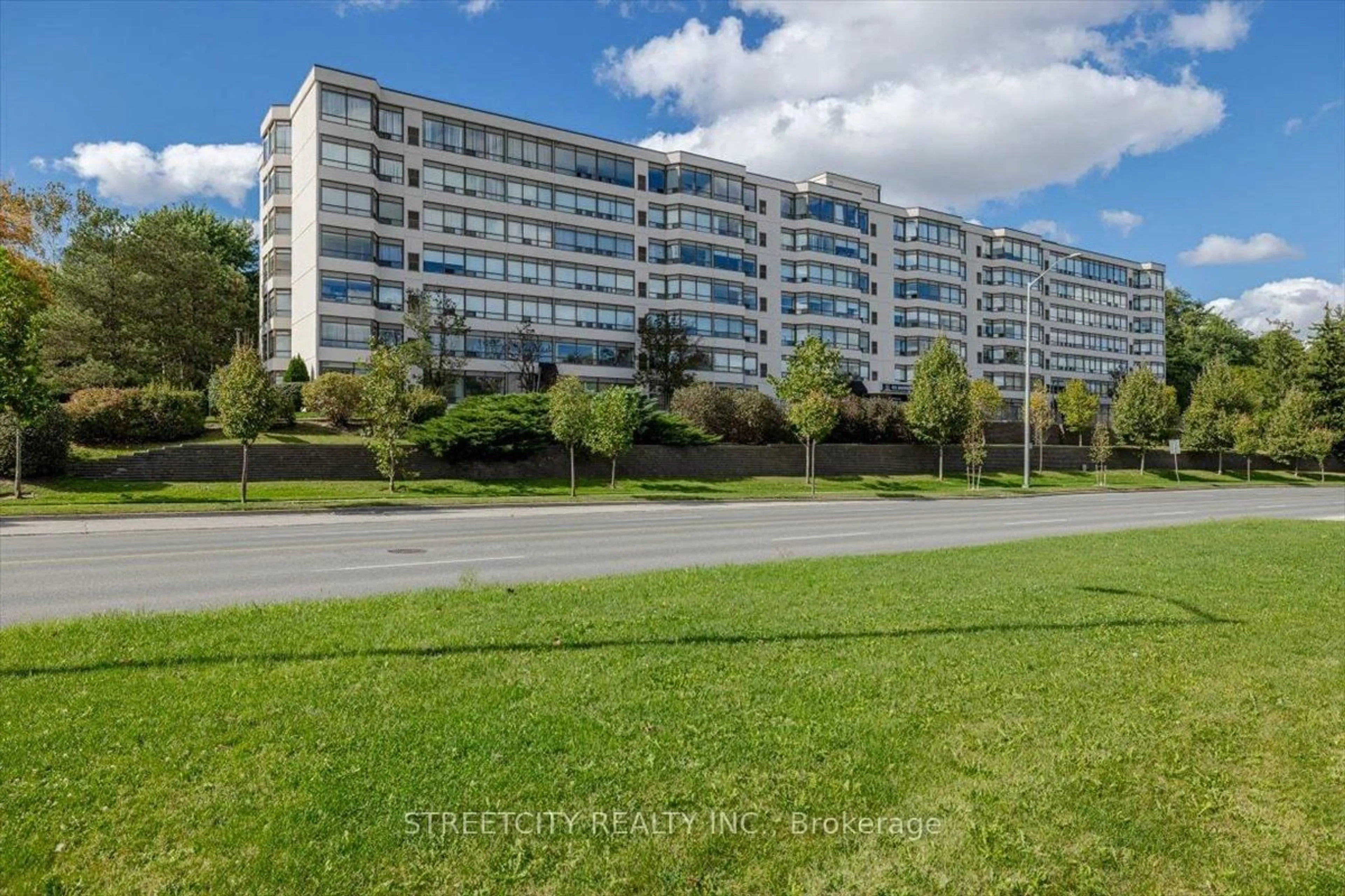 A pic from outside/outdoor area/front of a property/back of a property/a pic from drone, unknown for 521 Riverside Dr #301, London North Ontario N6H 5E2