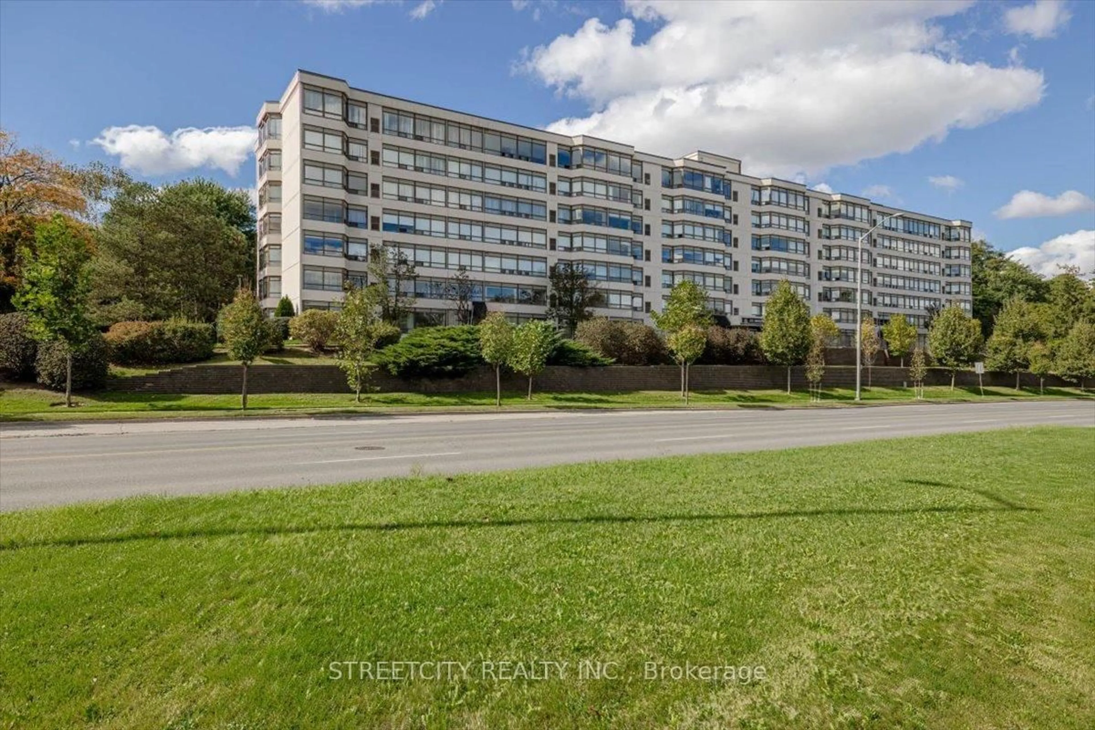 A pic from outside/outdoor area/front of a property/back of a property/a pic from drone, unknown for 521 Riverside Dr #301, London North Ontario N6H 5E2